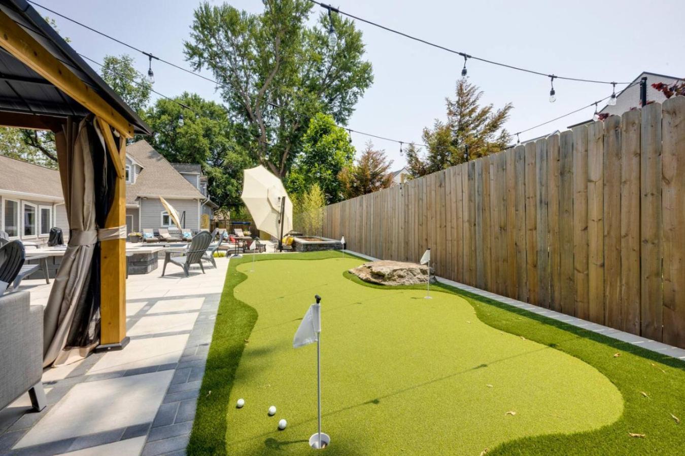 Holiday home Ultimate Luxury Retreat Mega Mansion Pool And *