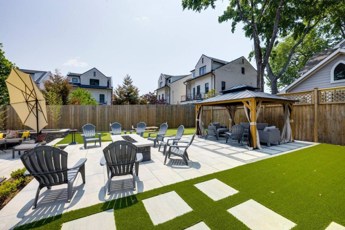 Ultimate Luxury Retreat Mega Mansion Pool And Holiday home *