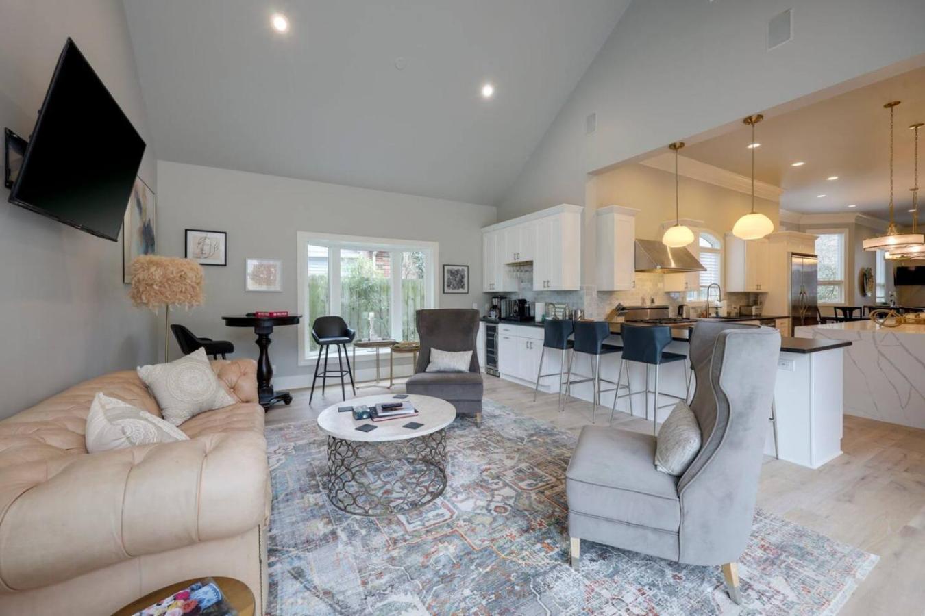 Ultimate Luxury Retreat Mega Mansion Pool And Holiday home Nashville