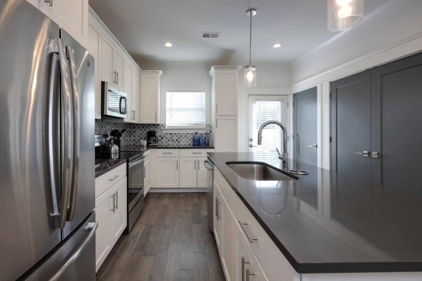 Holiday home Minutes To Broadway Music Modern Townhome Nashville