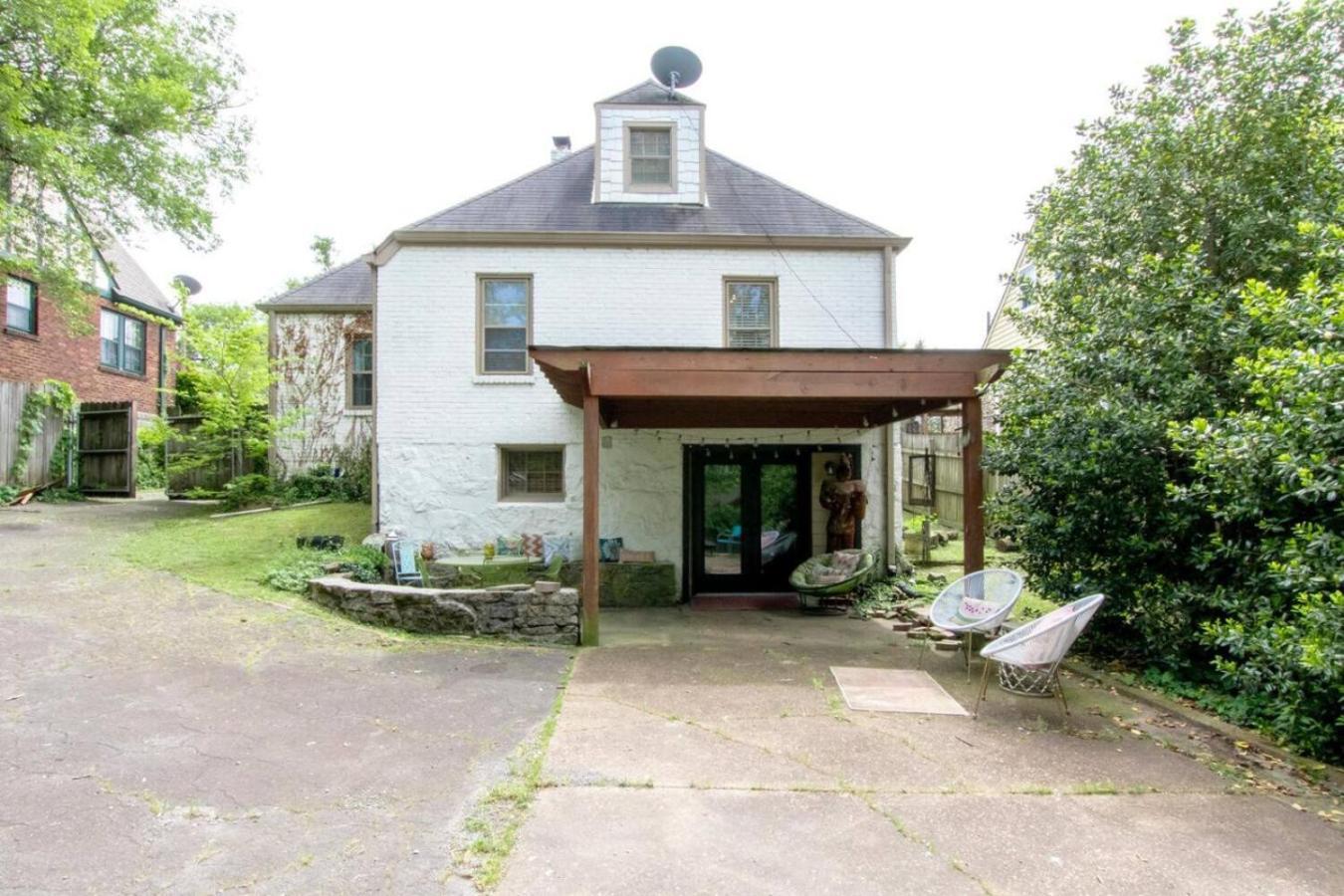 Unique And Stylish East 3 Bedroom 2.5 Bath Holiday home *