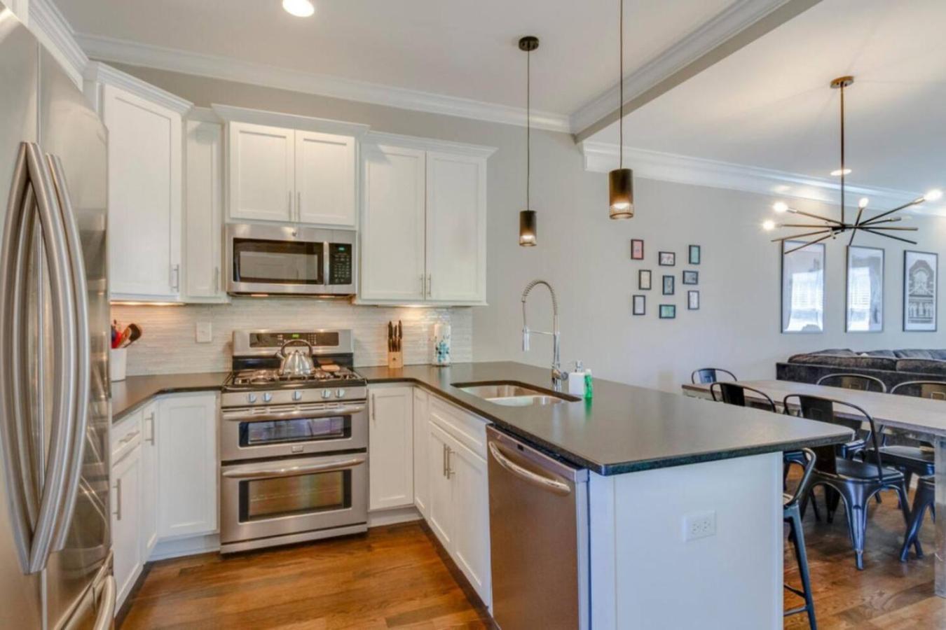 Belmont Beauty Game Near Downtown Holiday home Nashville