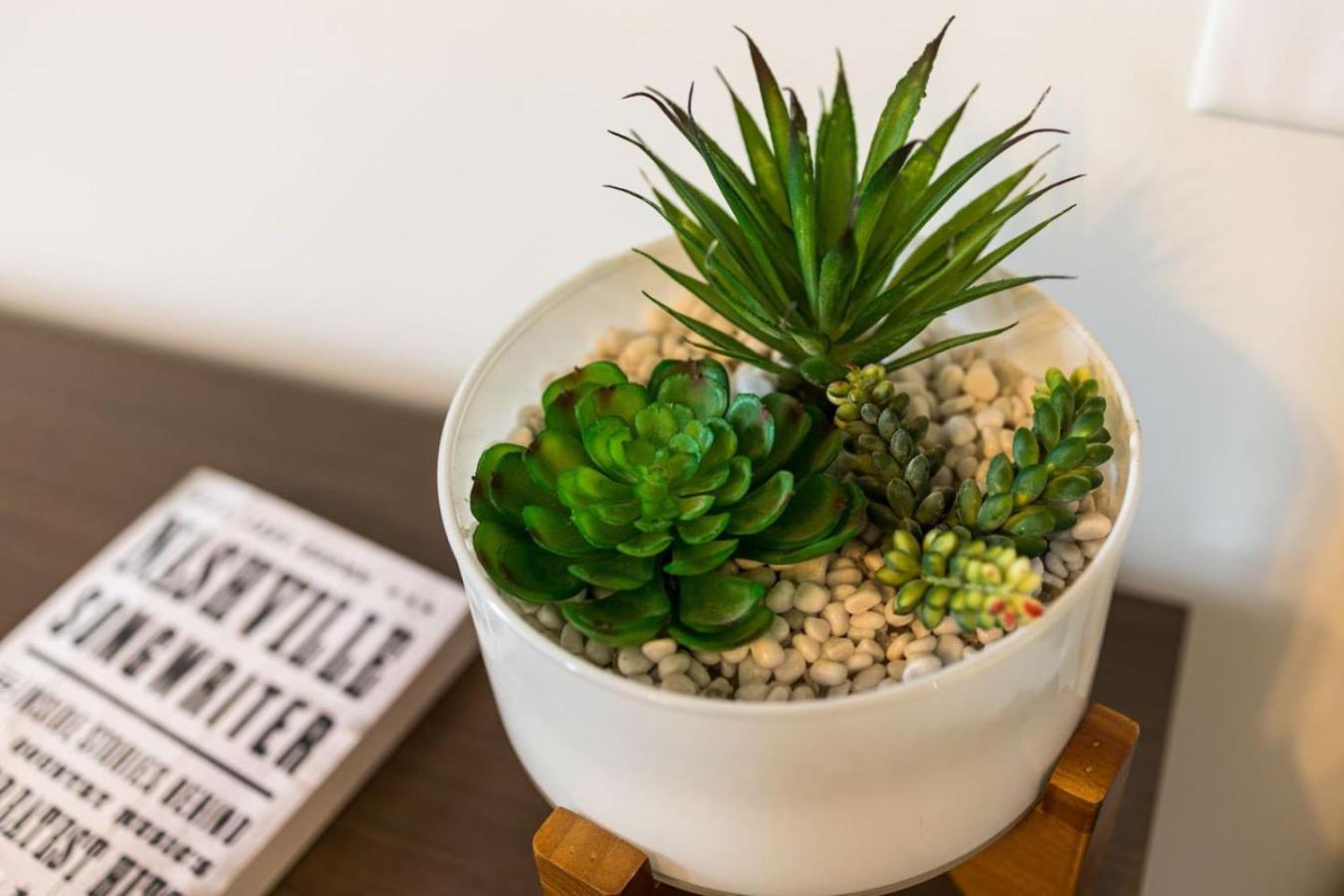 East Beauty Minutes To Downtown *