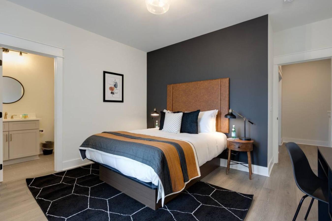 East Beauty Minutes To Downtown Holiday home