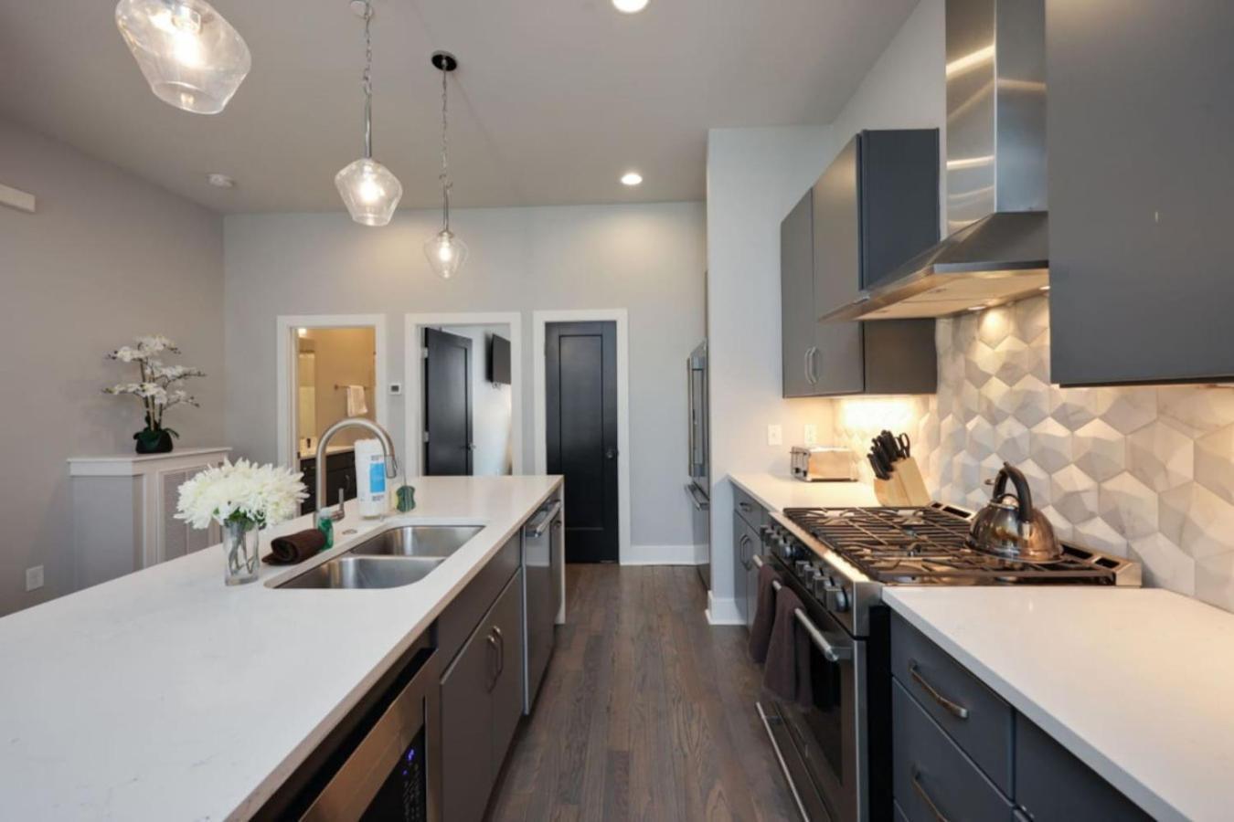 Violet Vogue - Rooftop Patio - Skee-ball Game Holiday home Nashville