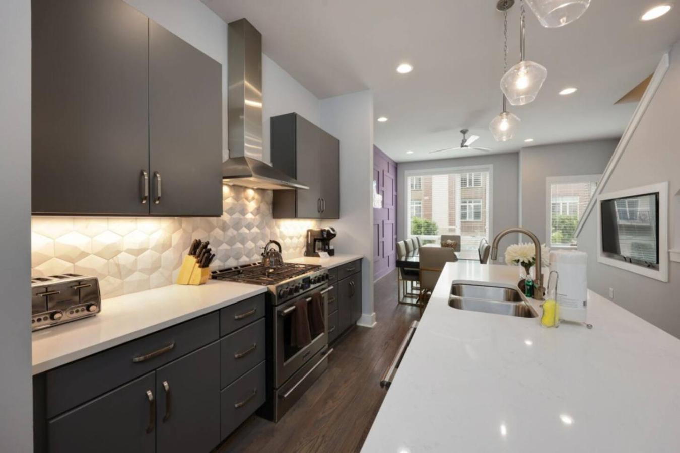 Violet Vogue - Rooftop Patio - Skee-ball Game Holiday home *