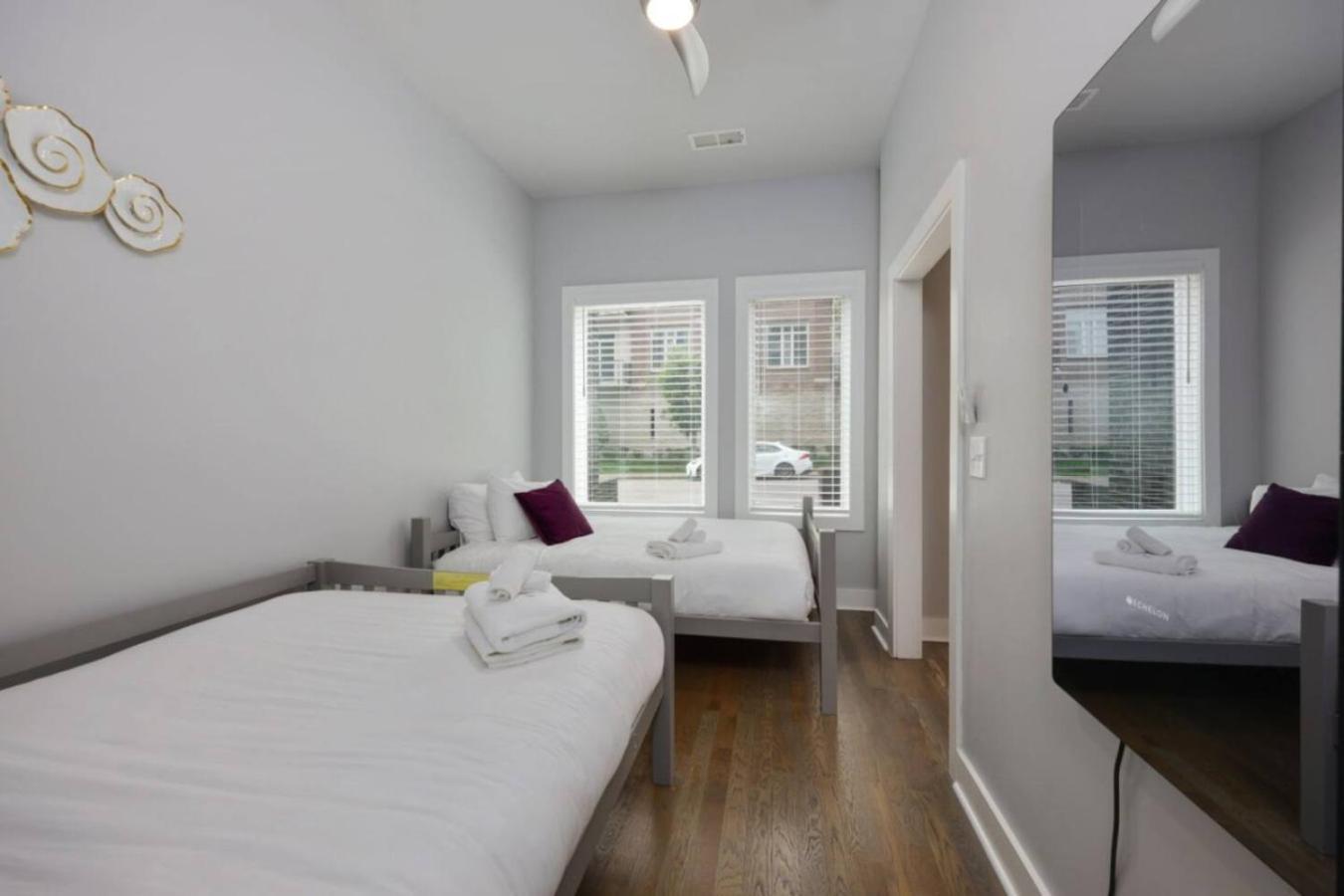 Violet Vogue - Rooftop Patio - Skee-ball Game * Nashville