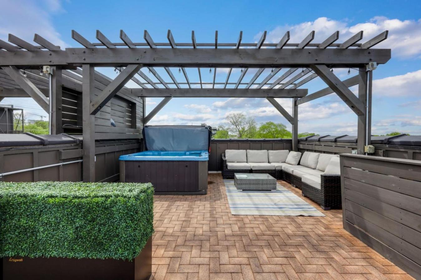 Two Townhomes - Hot Tubs And Rooftop Balconies * Nashville