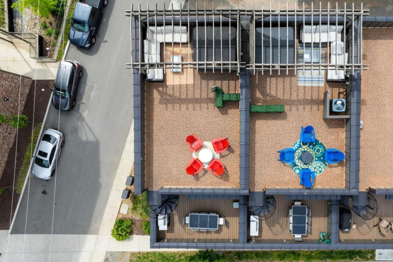 Two Townhomes - Hot Tubs And Rooftop Balconies Holiday home *