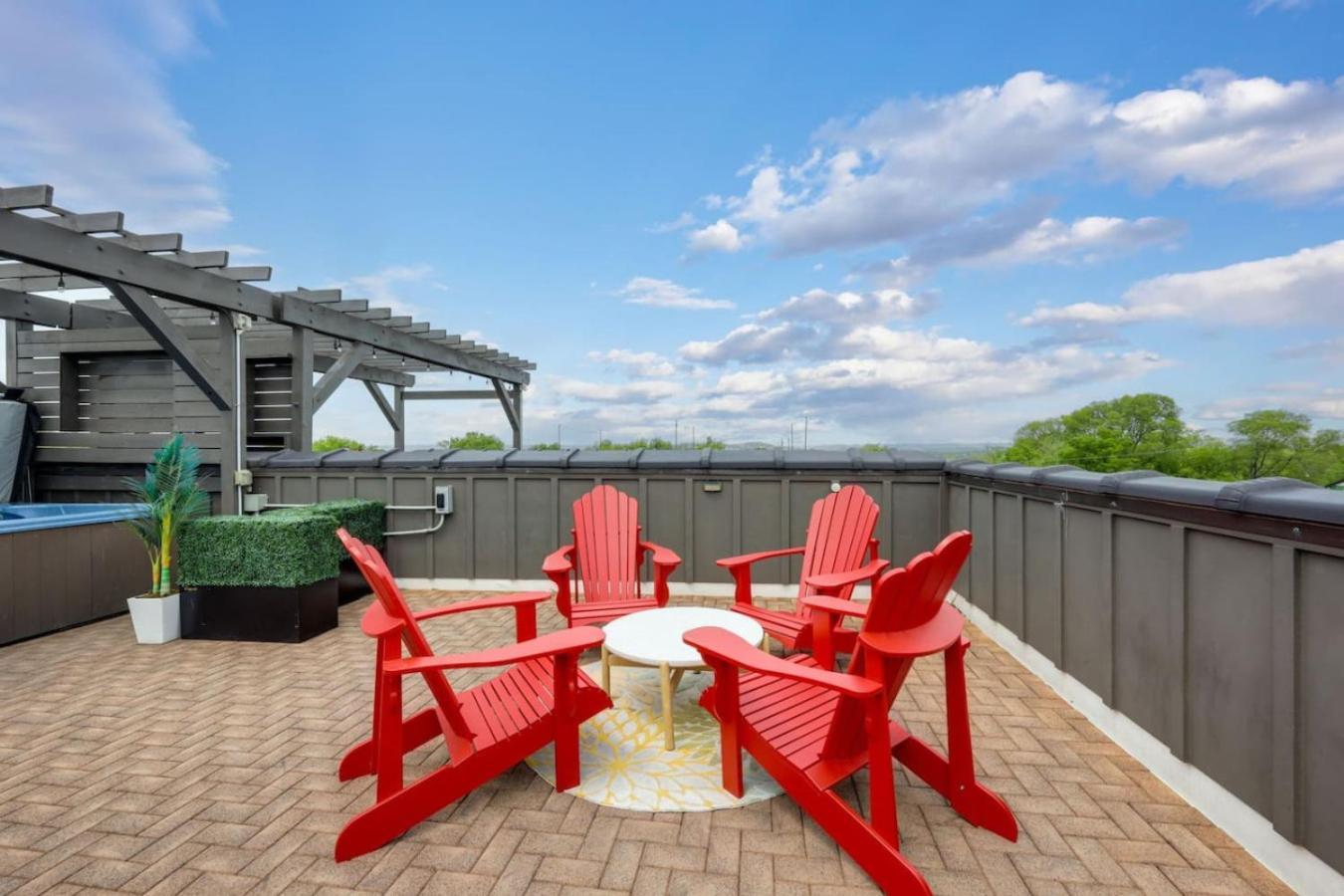 Two Townhomes - Hot Tubs And Rooftop Balconies * Nashville