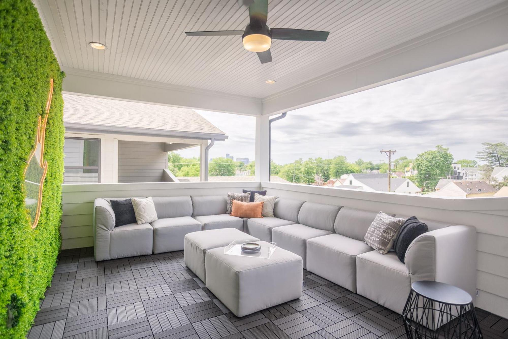 The Savant * Nashville