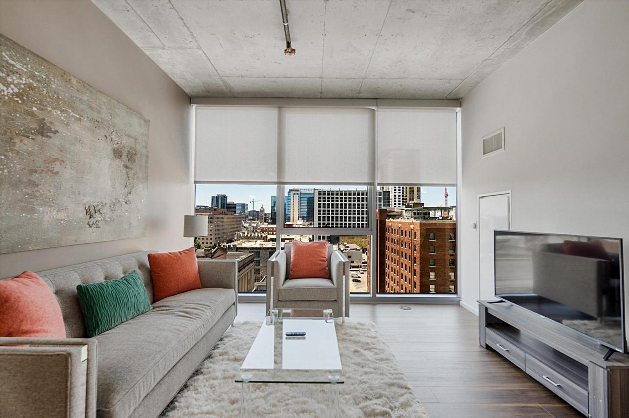 Global Luxury Downtown Apartment *