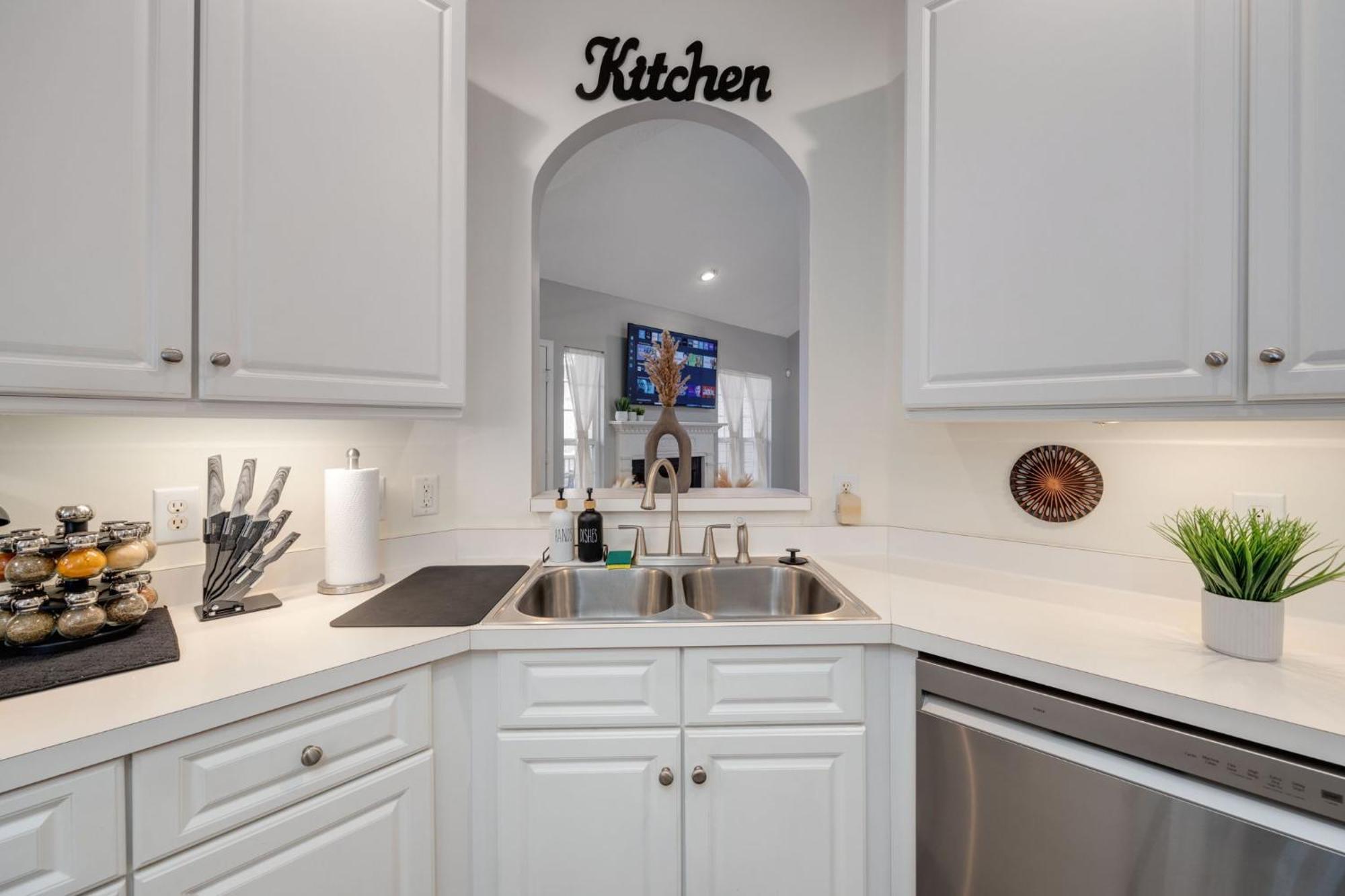 Holiday home Monthly Rental Property, 30 Plus Days Or More- Send Us A Message For More Details! Nashville