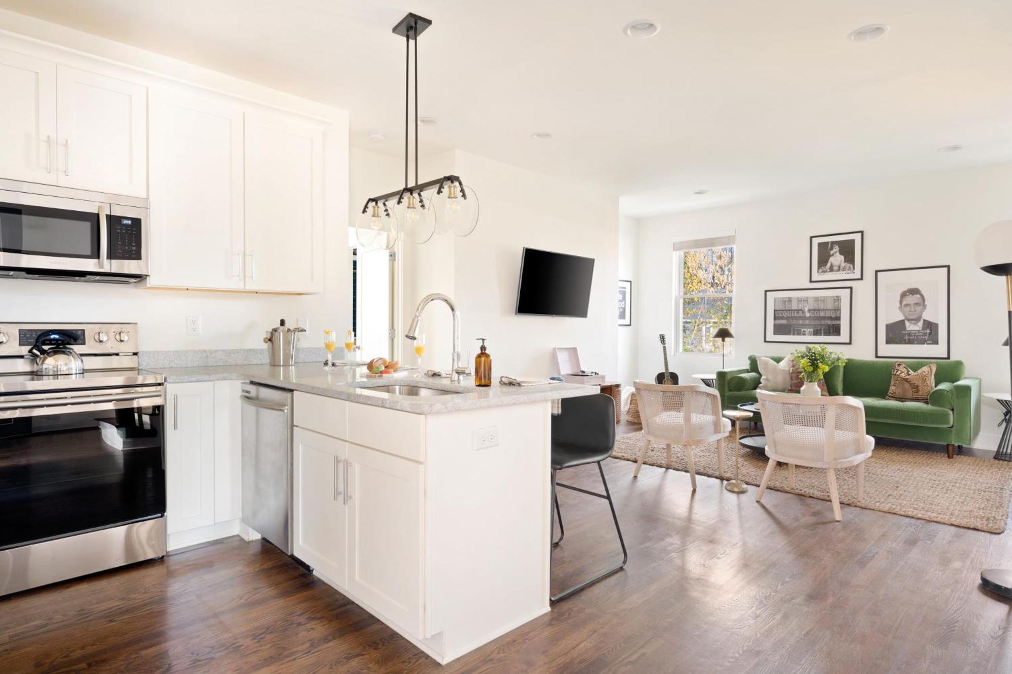 Hart Buyout 5 By Avantstay Two Town House Buyout W Modern Amenities In