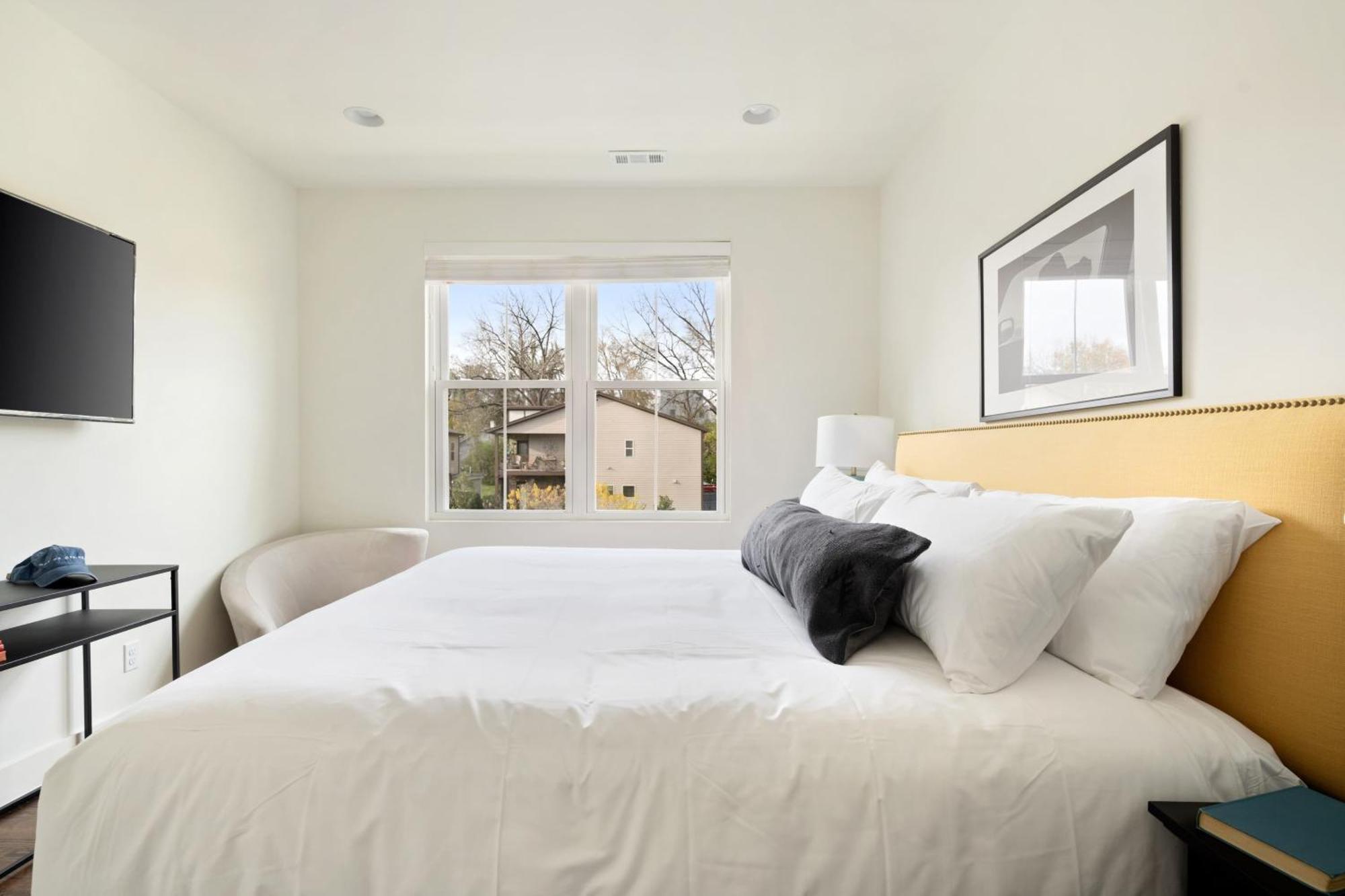 Holiday home Hart Buyout 5 By Avantstay Two Town House Buyout W Modern Amenities In *