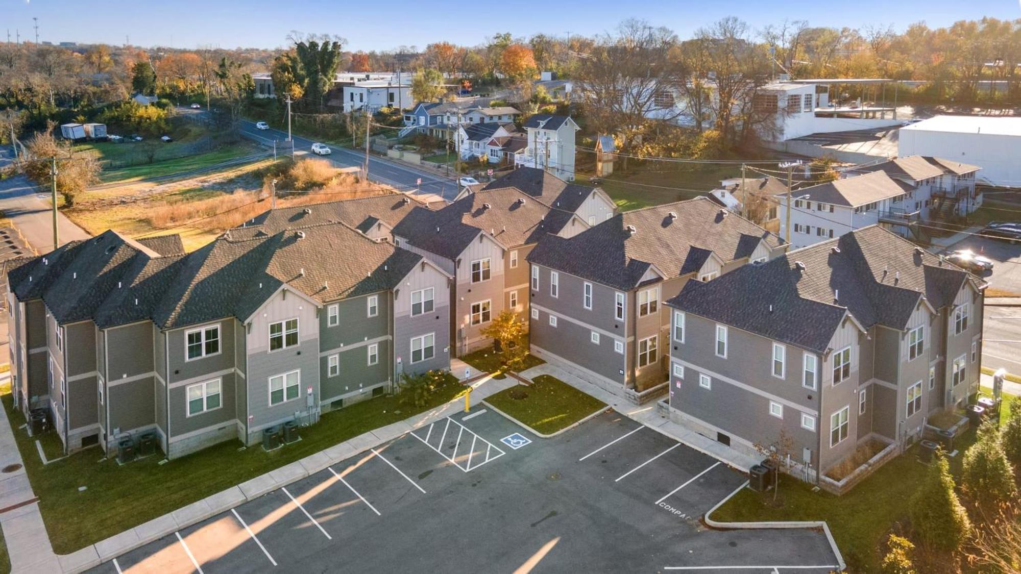 Hart Buyout 5 By Avantstay Two Town House Buyout W Modern Amenities In