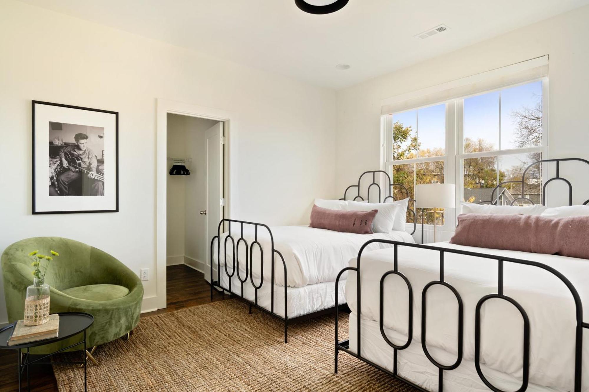 Hart Buyout 5 By Avantstay Two Town House Buyout W Modern Amenities In Nashville