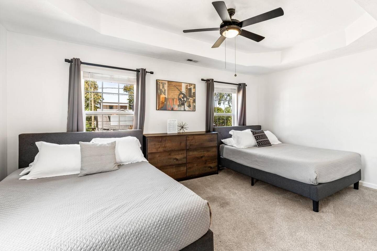 Holiday home Perfect Sleep 20 Downtown 10 Queen Beds *