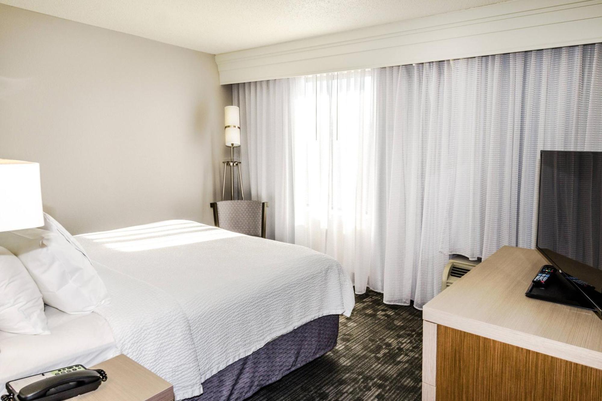 Courtyard By Marriott At Opryland Nashville