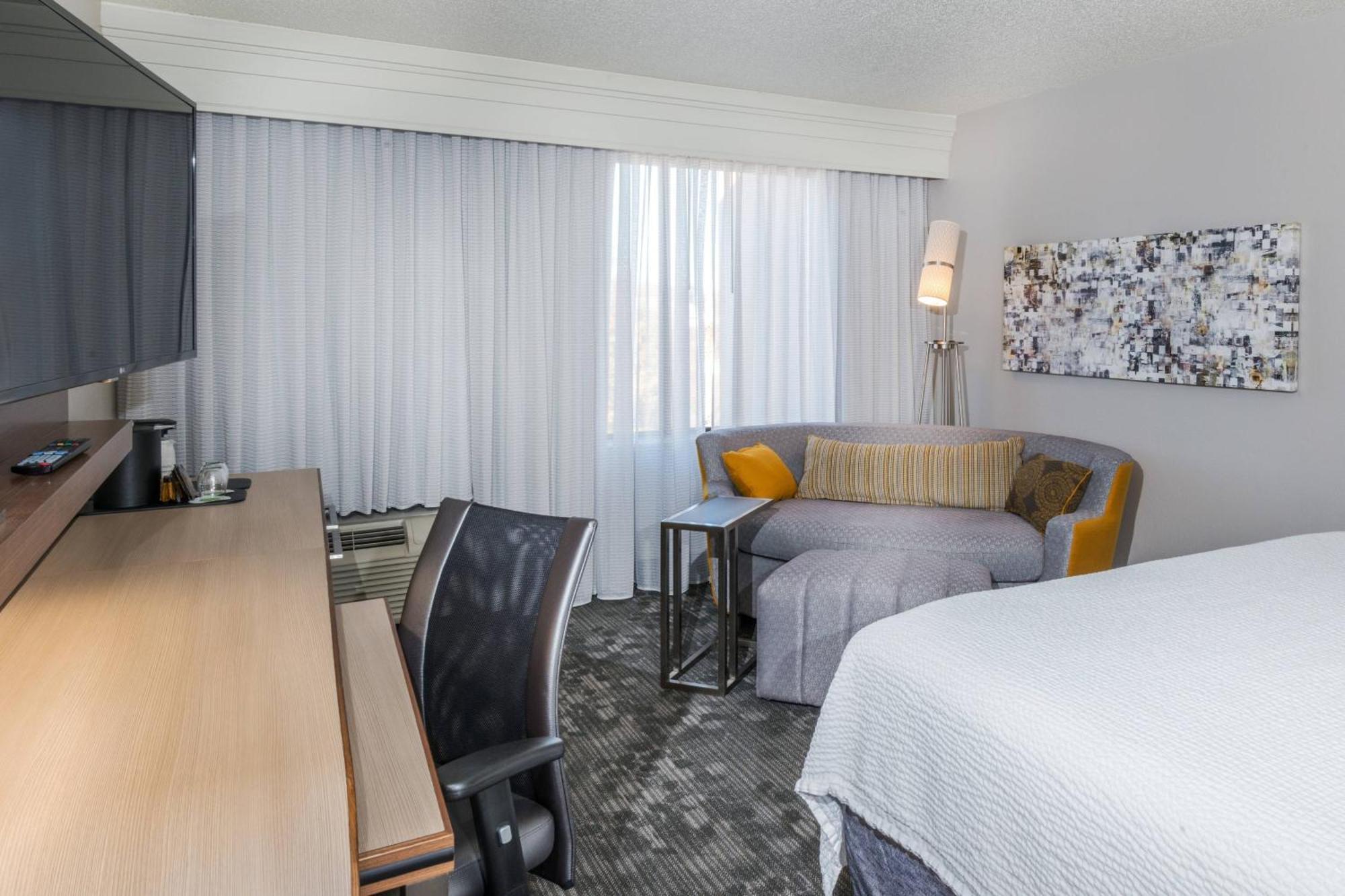 Courtyard By Marriott At Opryland Hotel Nashville