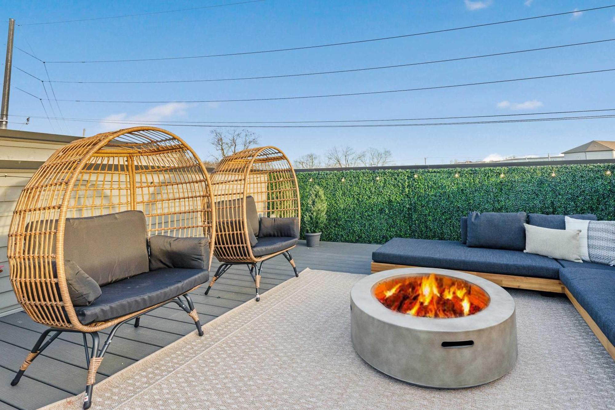 Holiday home The Azalea - Walk To Dining & Nightlife, Rooftop!