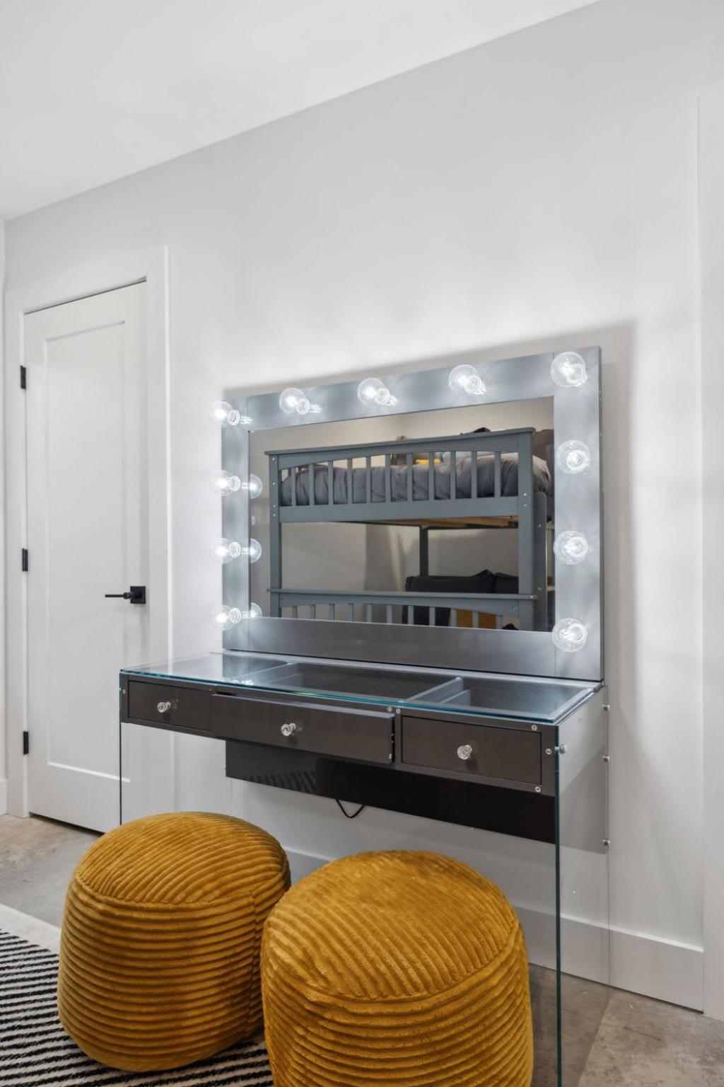 1st Flr Retreat Downtown & Spots Holiday home *