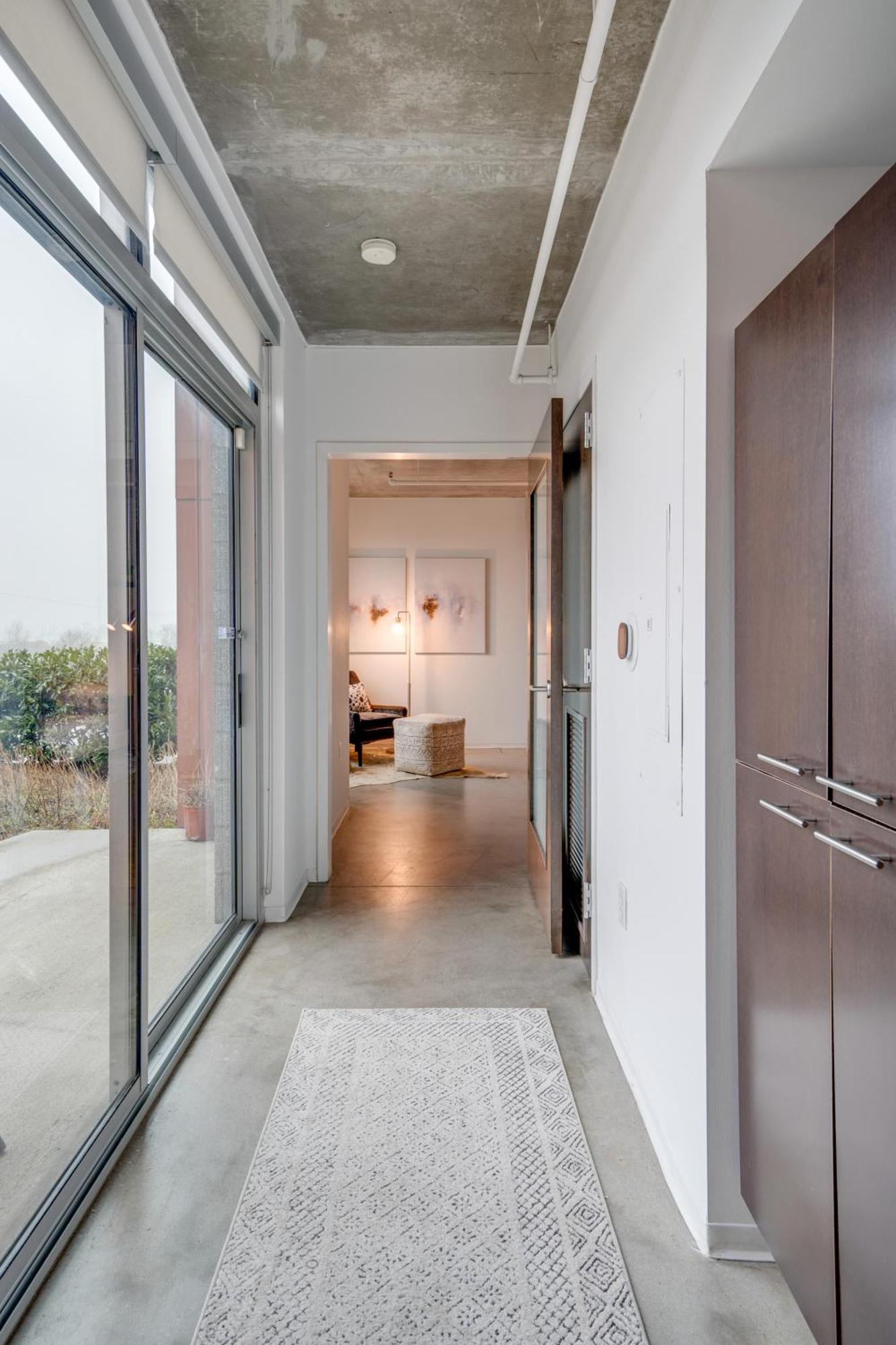 5m102 Two-story 2br 2ba Work Live Nashville