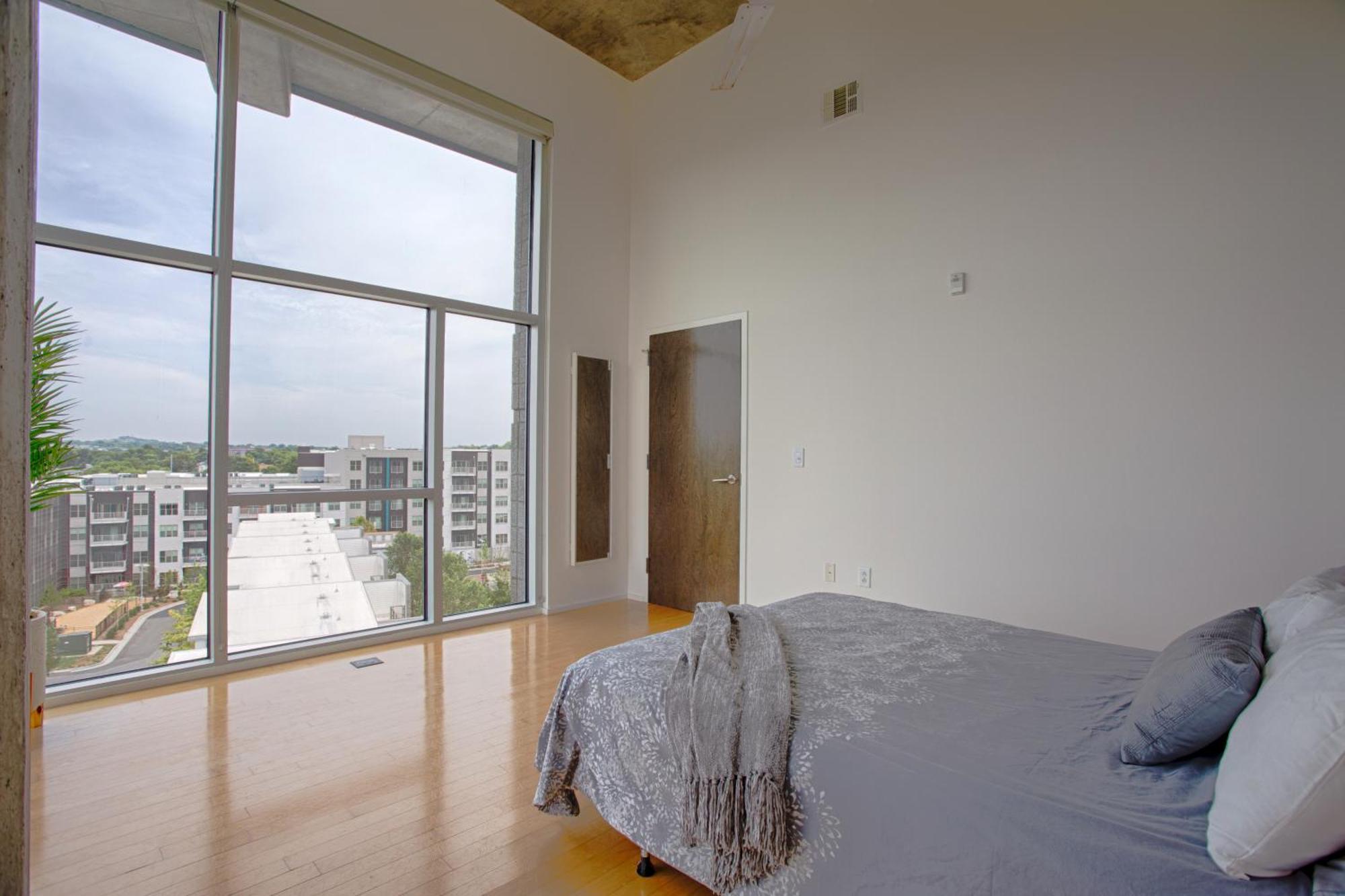 5m600- Two Bedroom Penthouse *