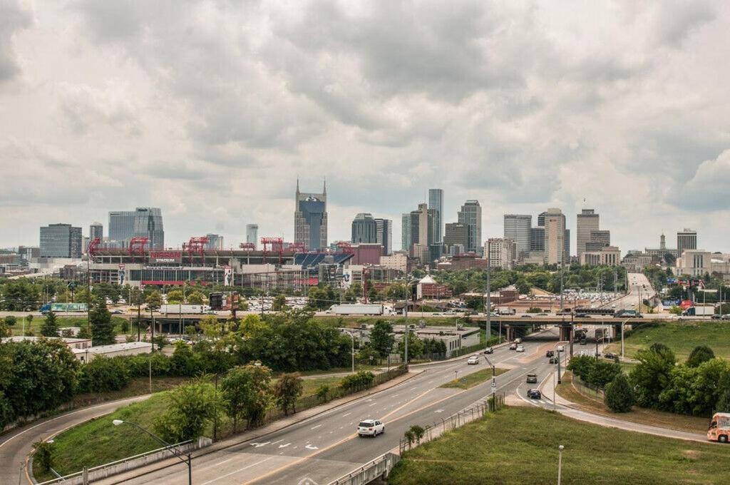 5m302 Skyline Views From Light Filled * Nashville