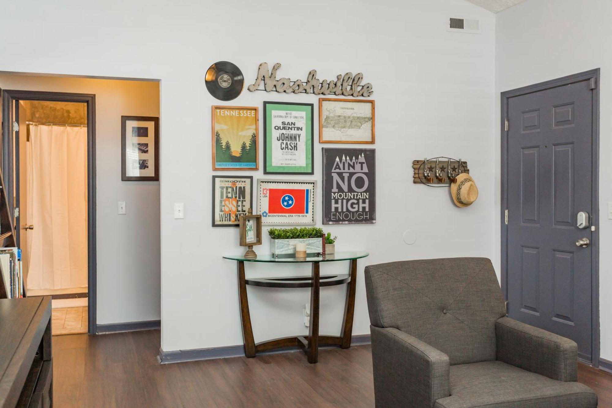 Looby Location- Charming 3br 10 Min To Downtown *