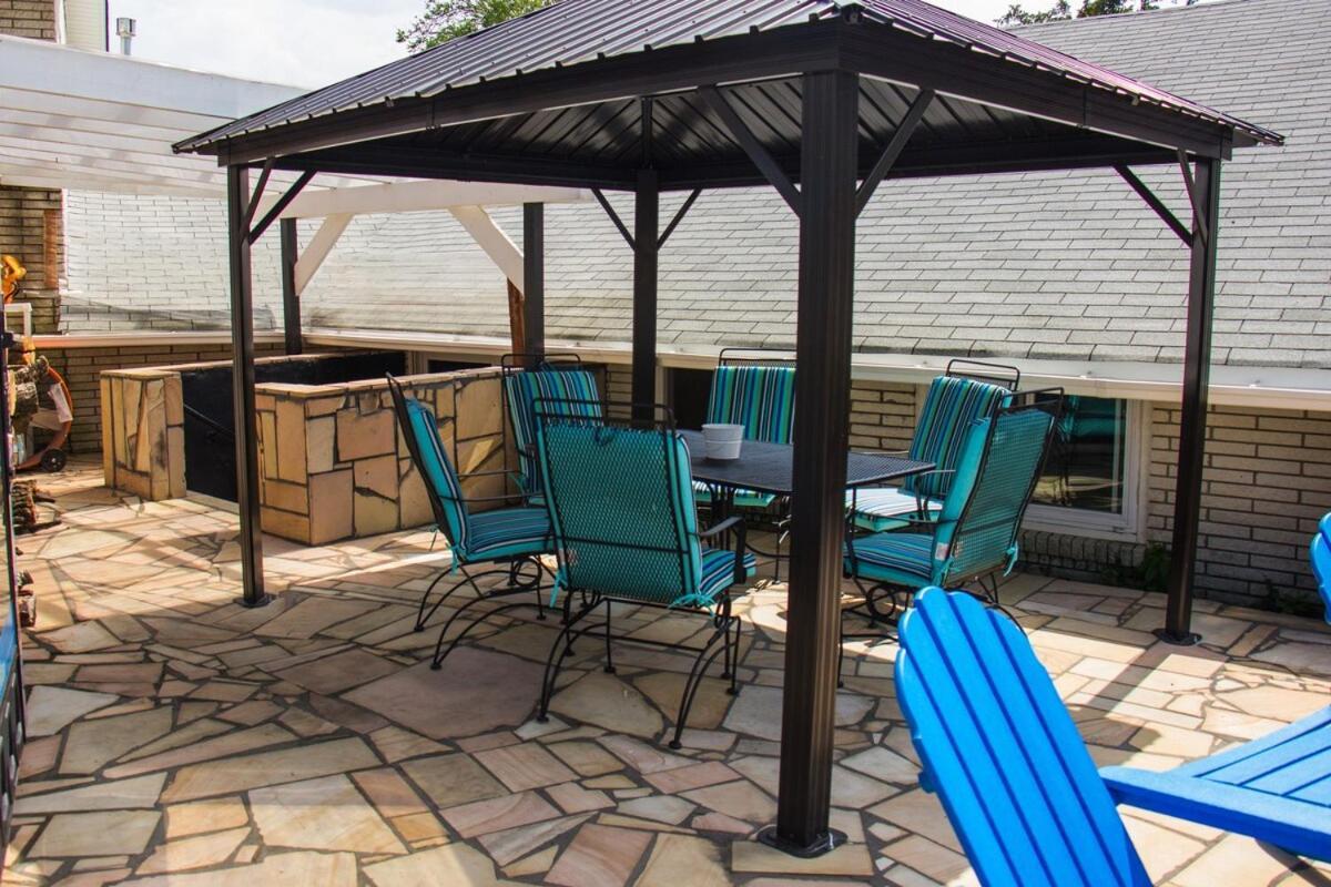 Holiday home Hall Of Fame Private Resort-9 Miles To Downtown Pools Arcade *