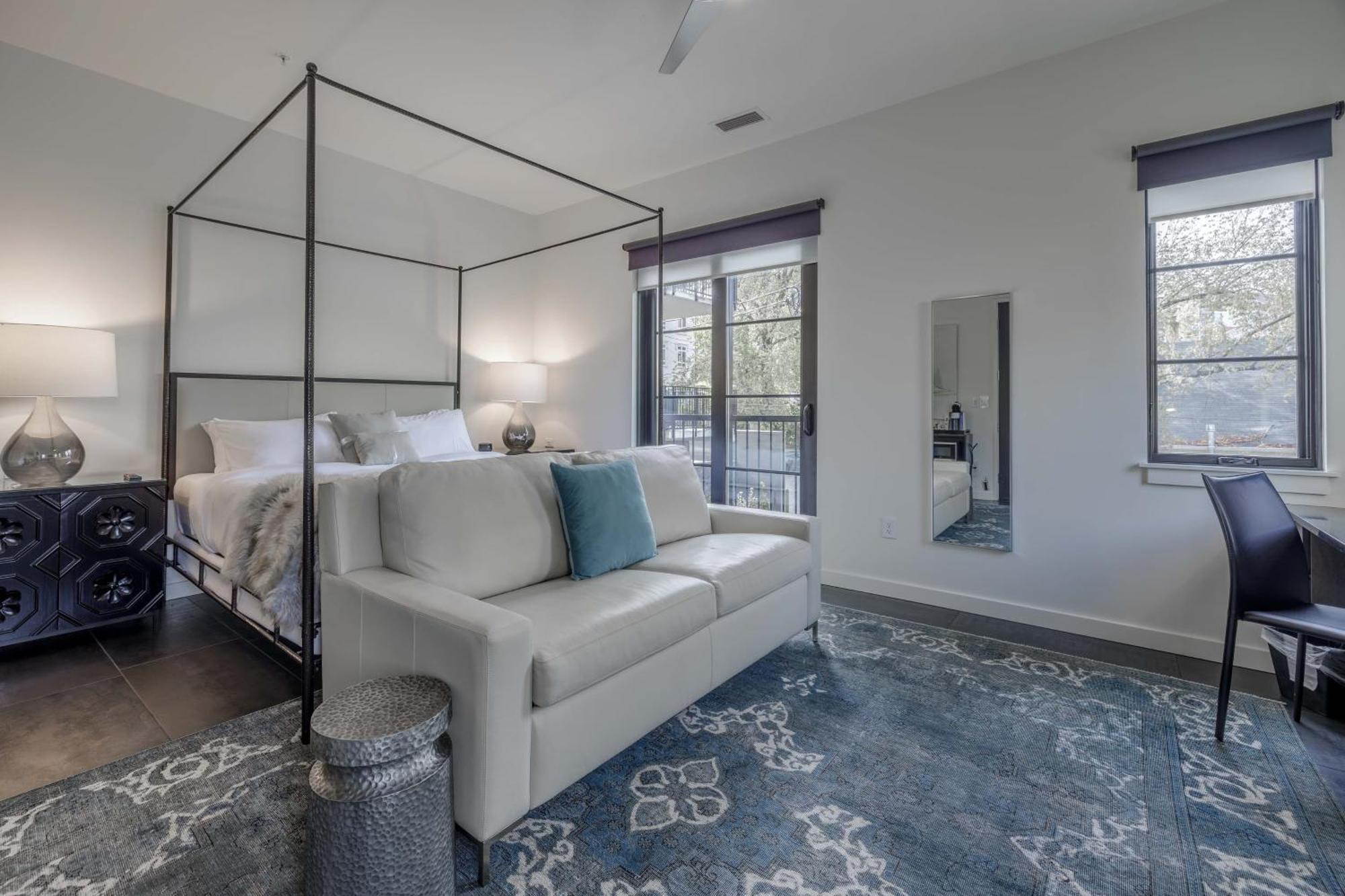 Apartment 121 Floor 2 Buyout By Avantstay Entire Second Floor Buyout Of 121 Sleeps 18 *