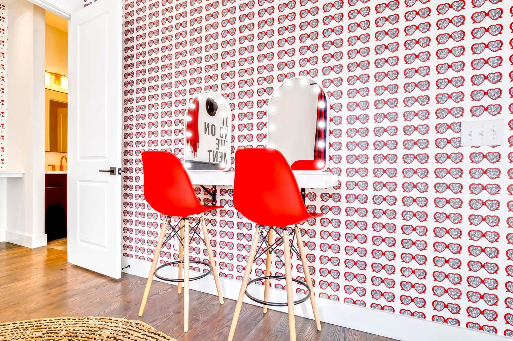 Holiday home Taylor Swift Inspired Hot Tub Rooftop Deck Views *