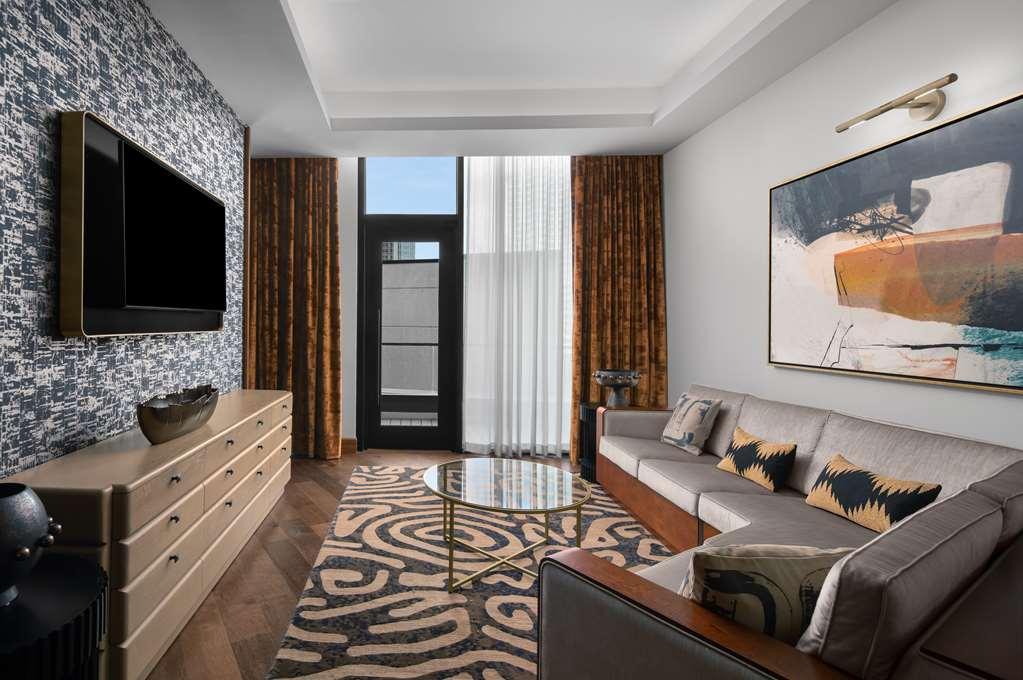 Fraye Curio Collection By Hilton Hotel *