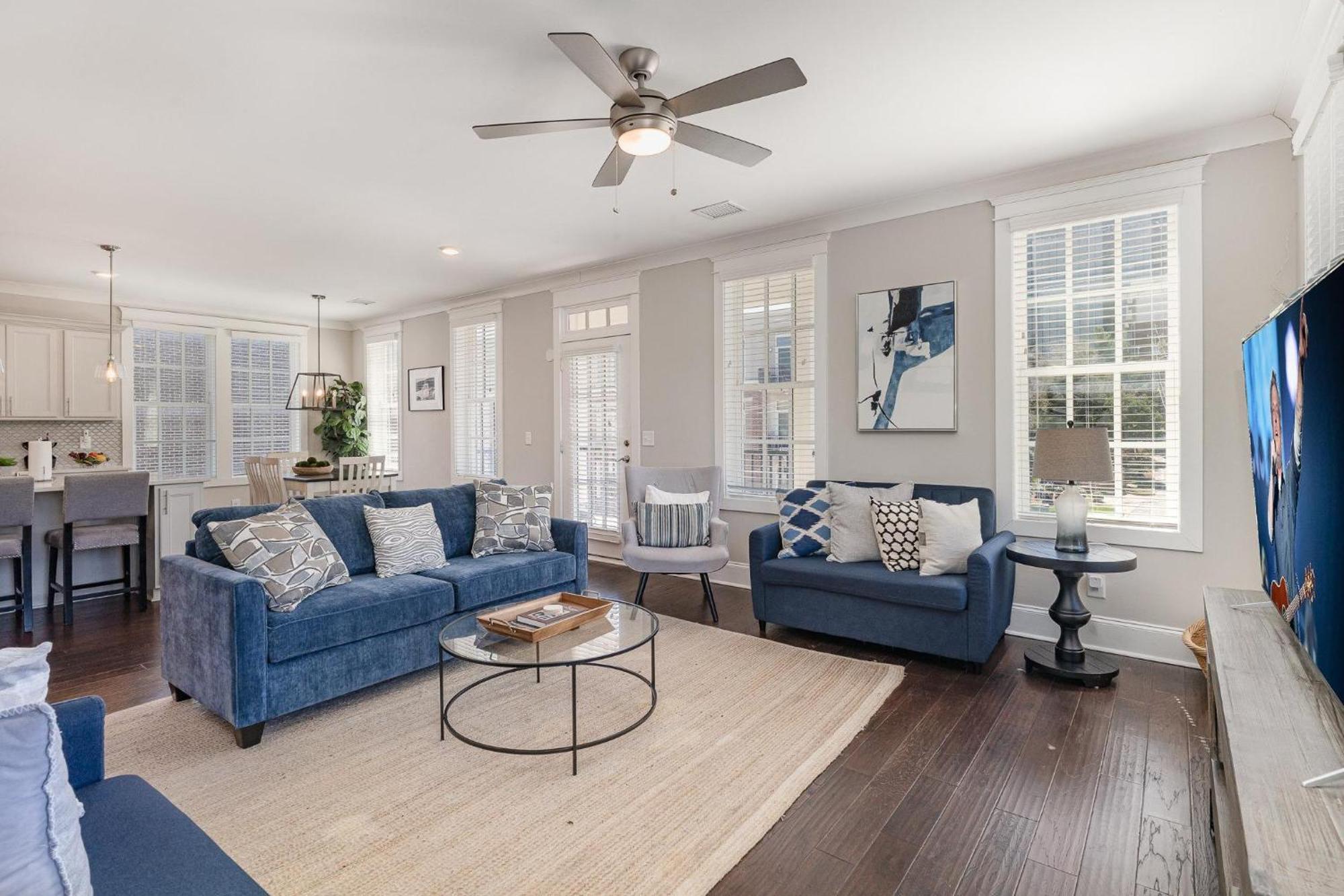 Trilogy - Private Porch - Walk To Centennial Park *
