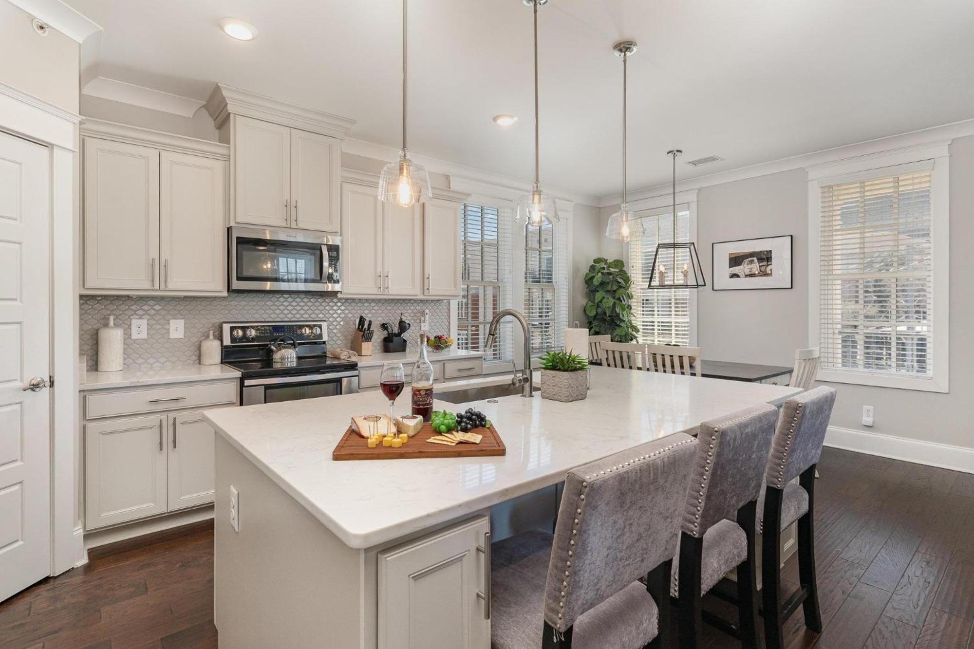 Holiday home Trilogy - Private Porch - Walk To Centennial Park *