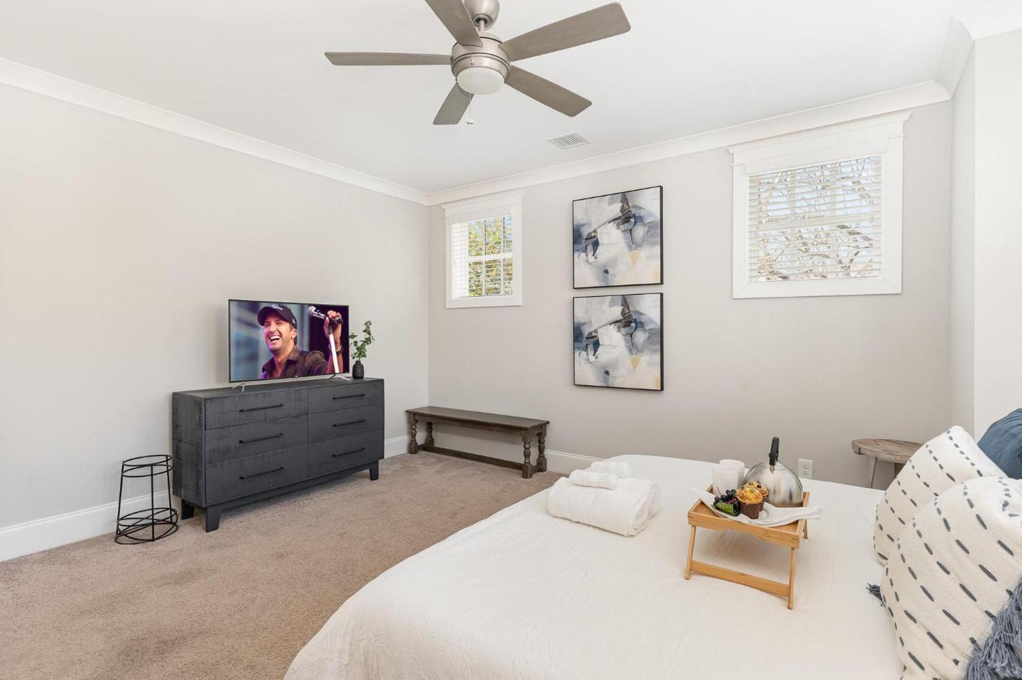 Holiday home Trilogy - Private Porch - Walk To Centennial Park *