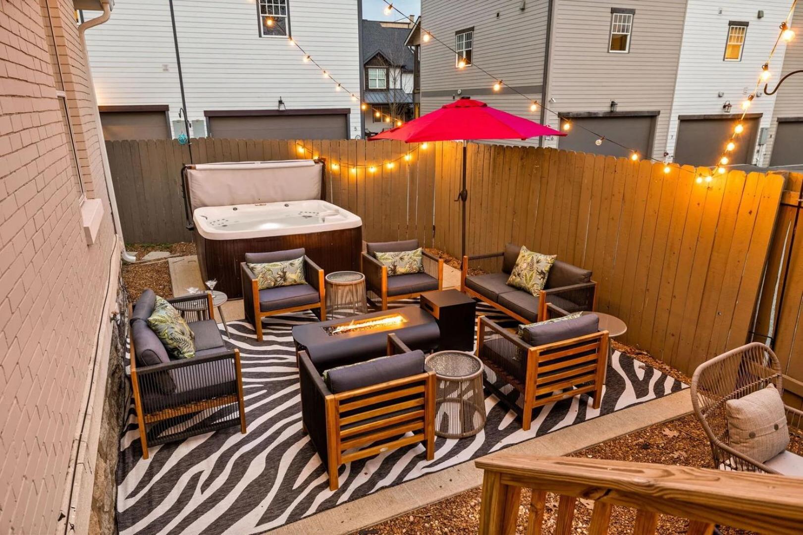 Elegant Elliott-2 Units-hot Tub-mins To 12 South Holiday home Nashville