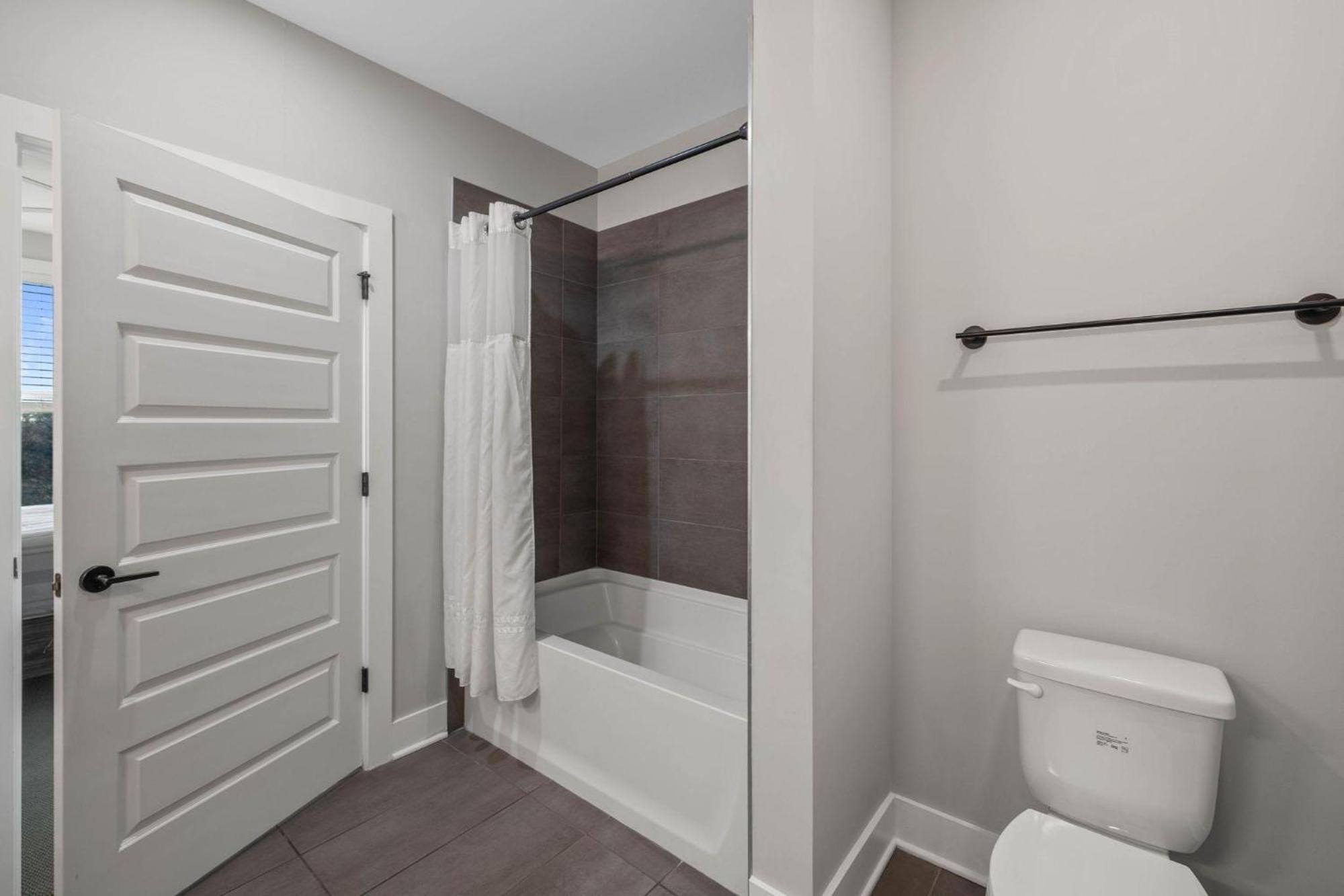 Pulse - Minutes To Broadway - Sleeps 6 Holiday home