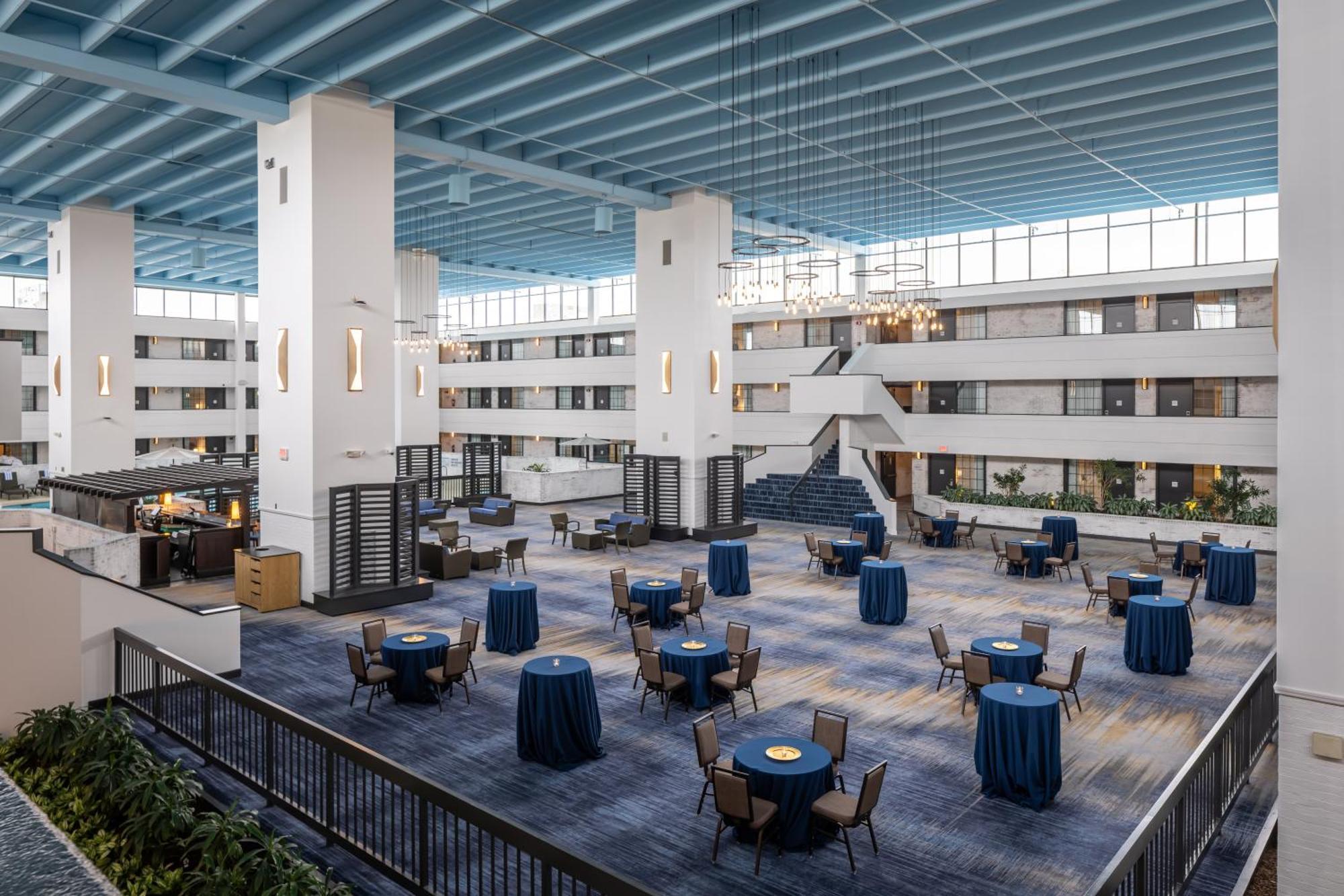 The At Opryland, A Gaylord