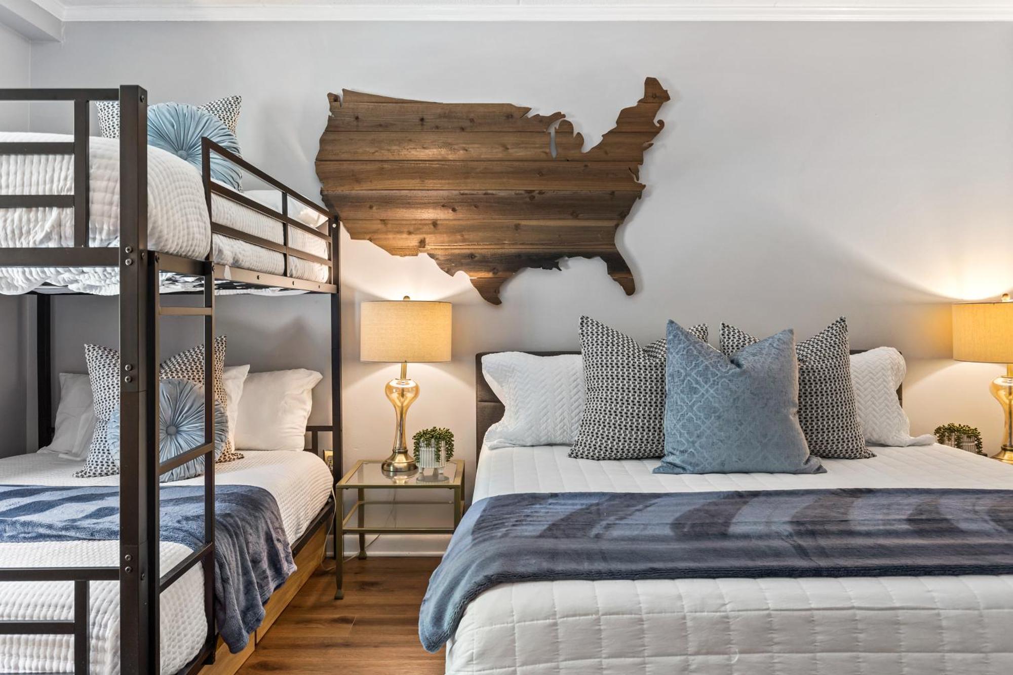 Famous Music Row 1 Bedroom With Free Parking And Pool