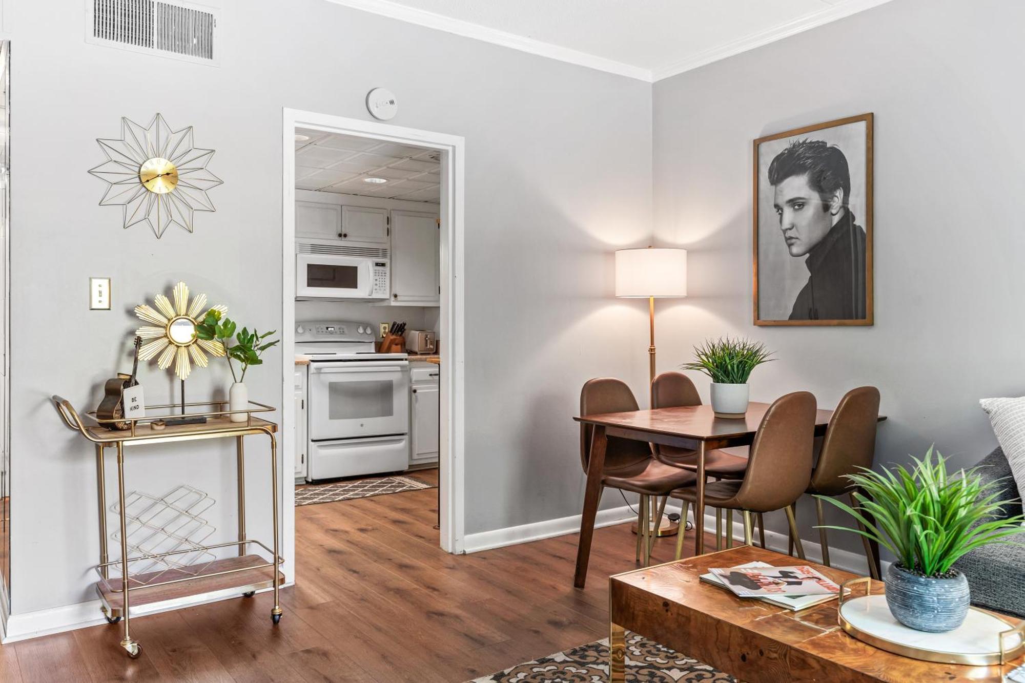 Famous Music Row 1 Bedroom With Free Parking And Pool Holiday home Nashville