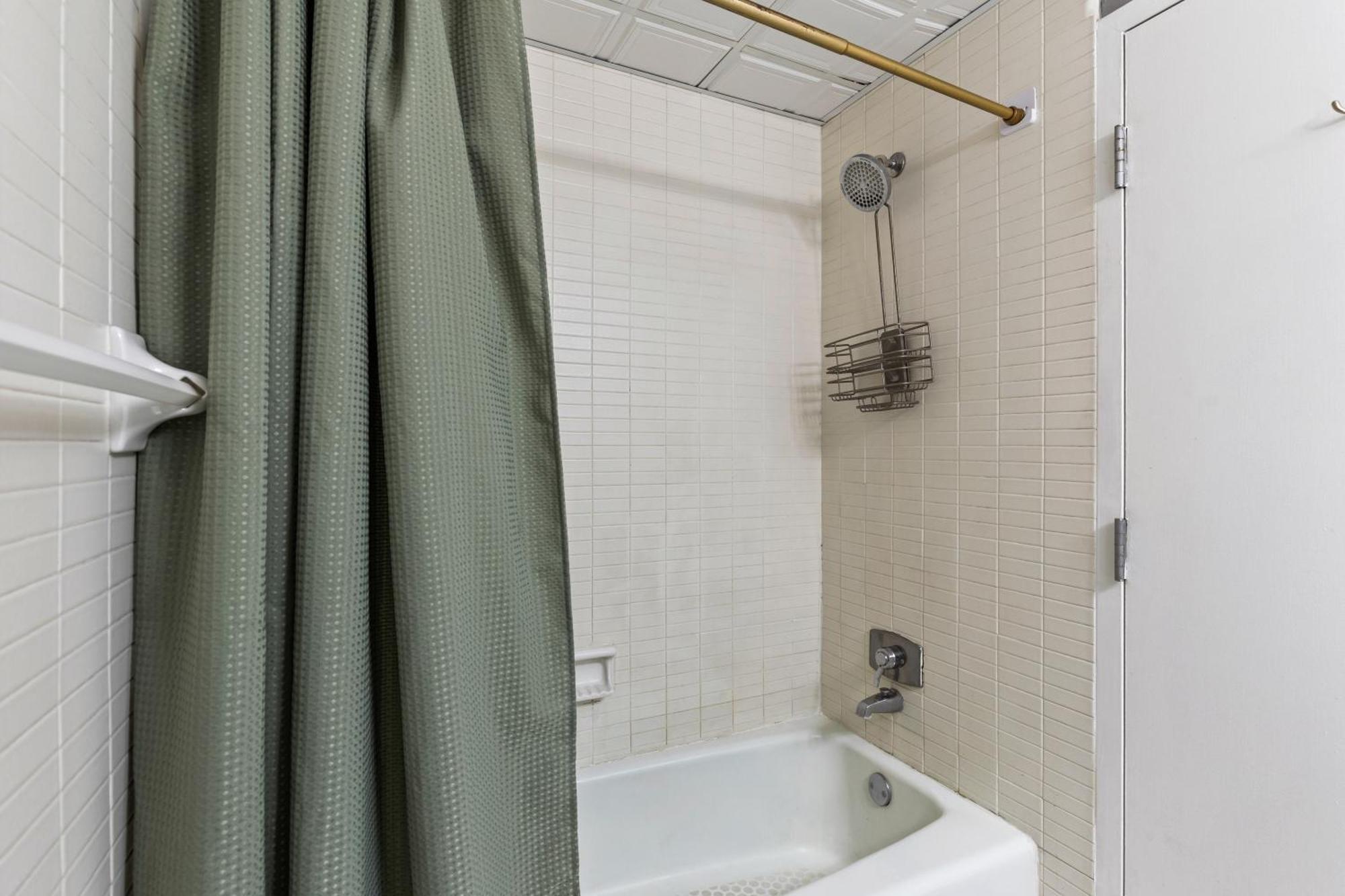 Famous Music Row 1 Bedroom With Free Parking And Pool Nashville