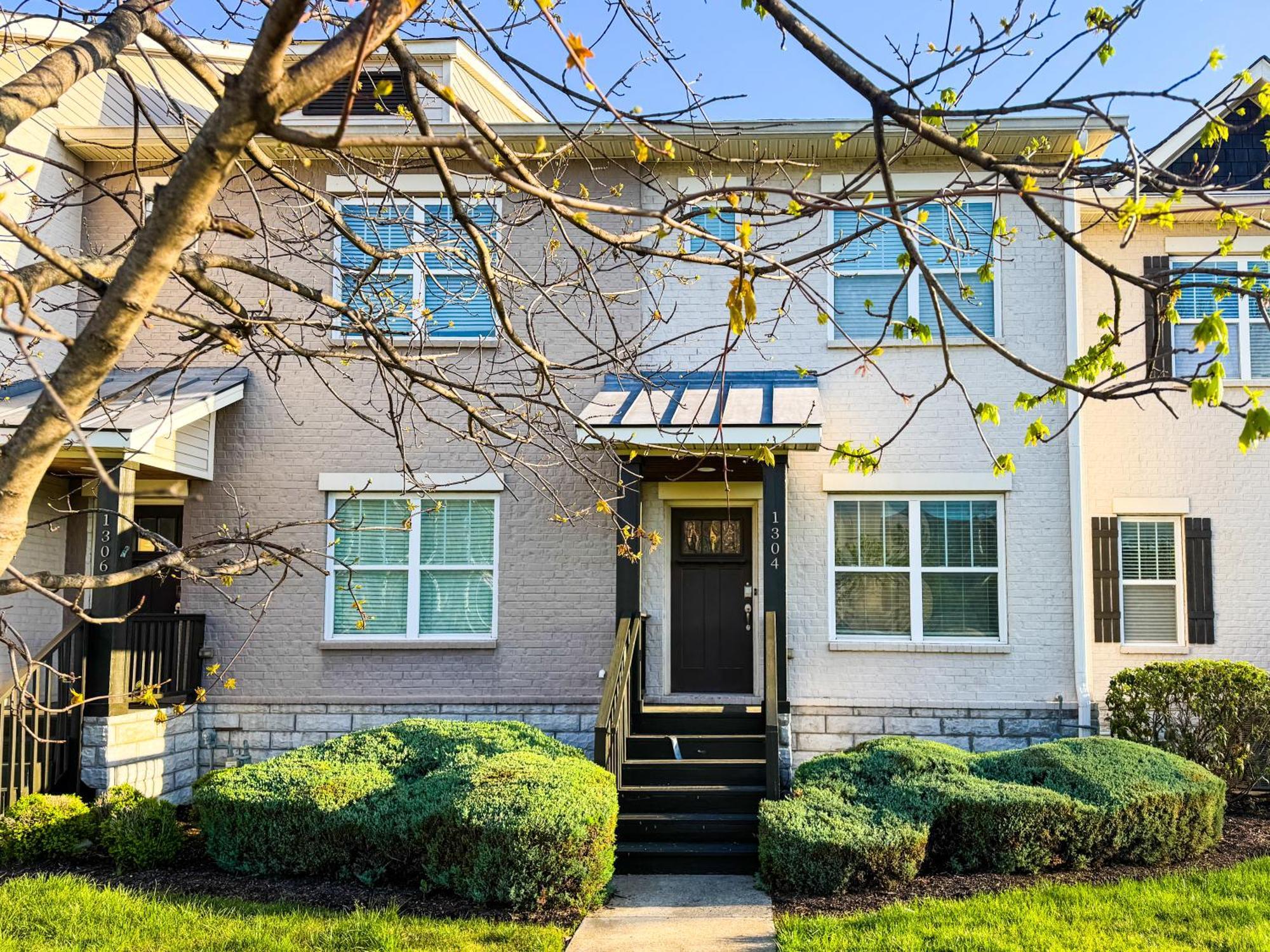 Belmont And Broadway Great For Groups * Nashville