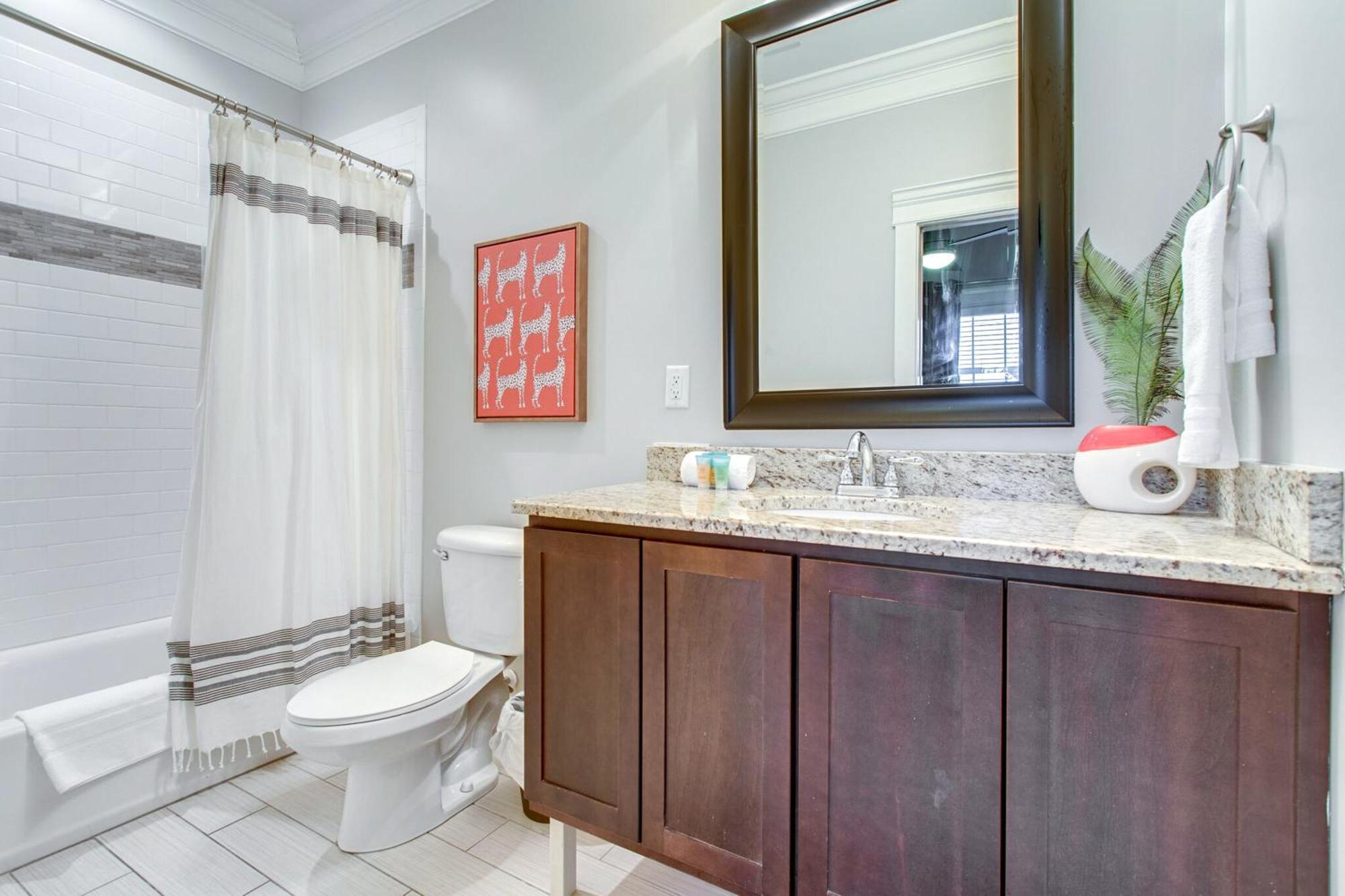 Belmont And Broadway Great For Groups