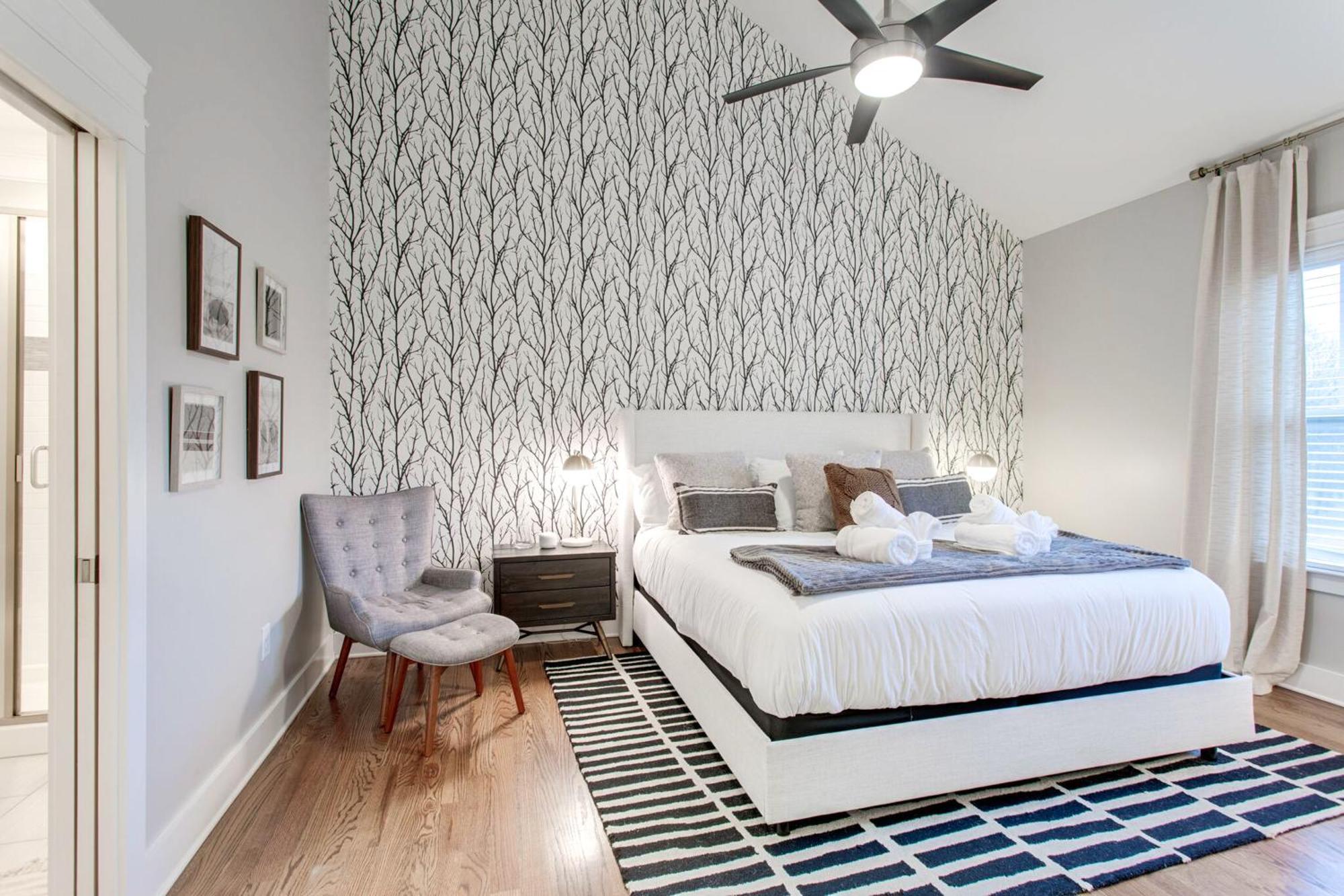 Belmont And Broadway Great For Groups *