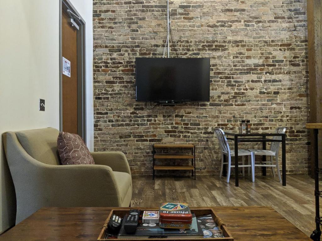 Downtown - Adults Only Nashville