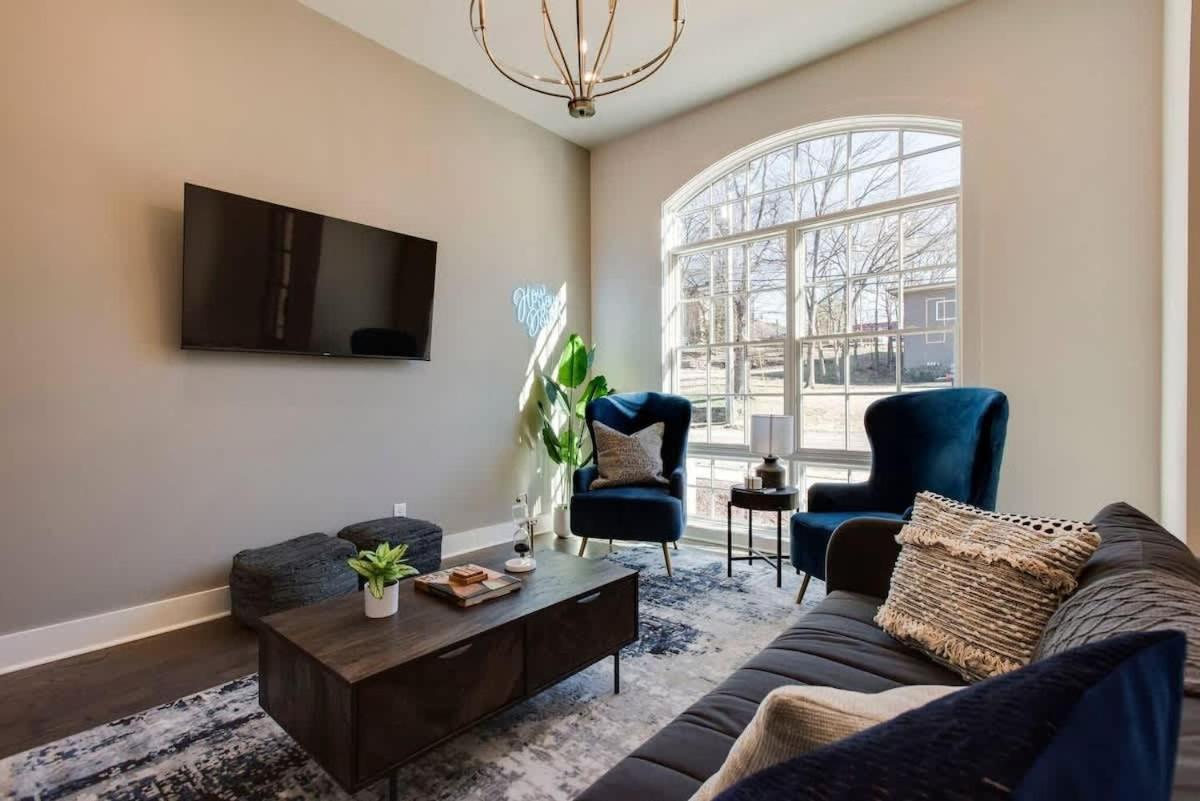 Holiday home West End Dreams-2 Homes-6 Mins To Broadway Nashville