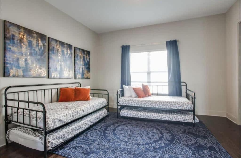 Gorgeous Home-minutes To Lower Broadway Holiday home Nashville