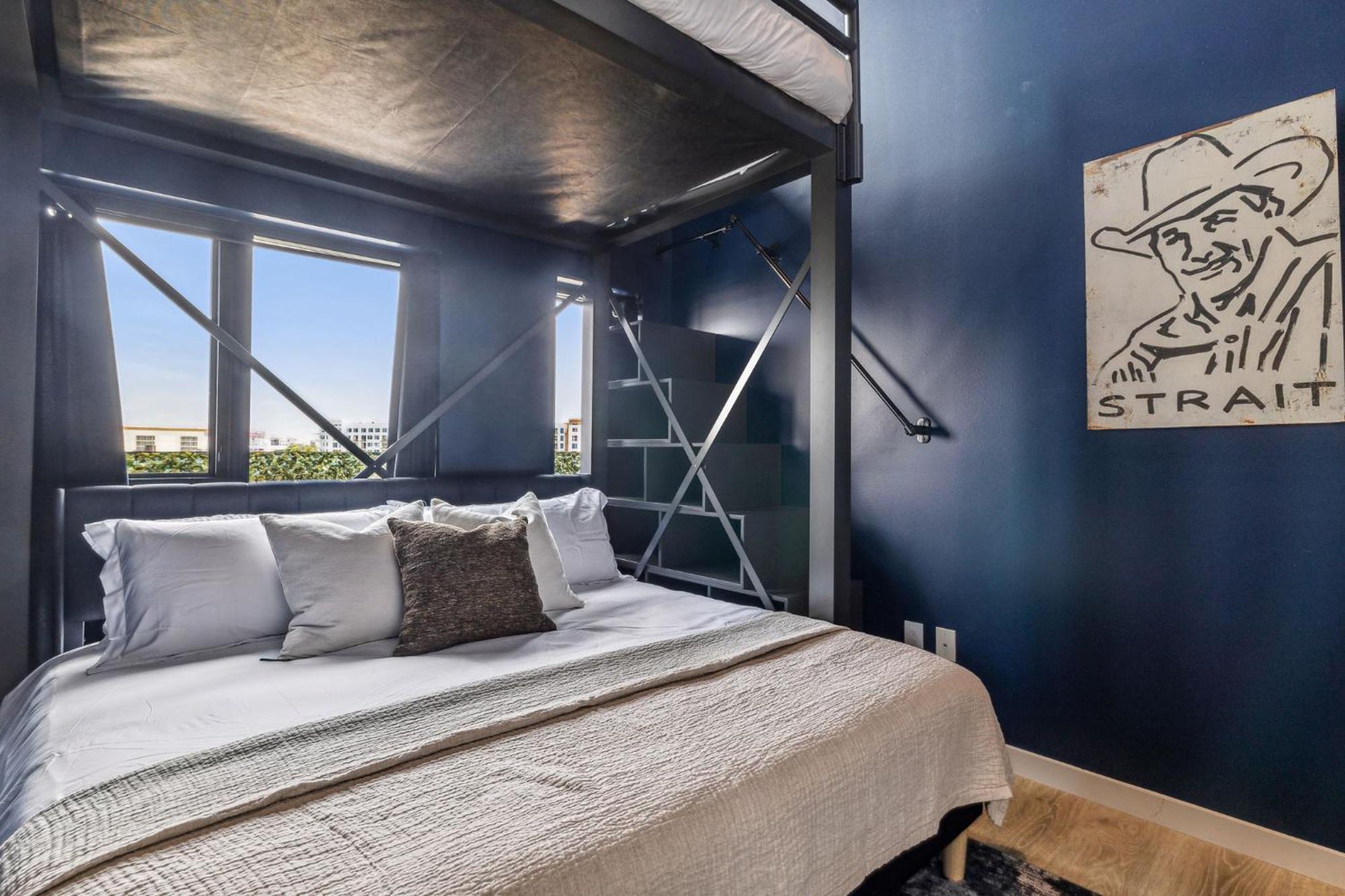 Grand Ole Nashville- Walk To Broadway & Honky Tonks! Apartment *